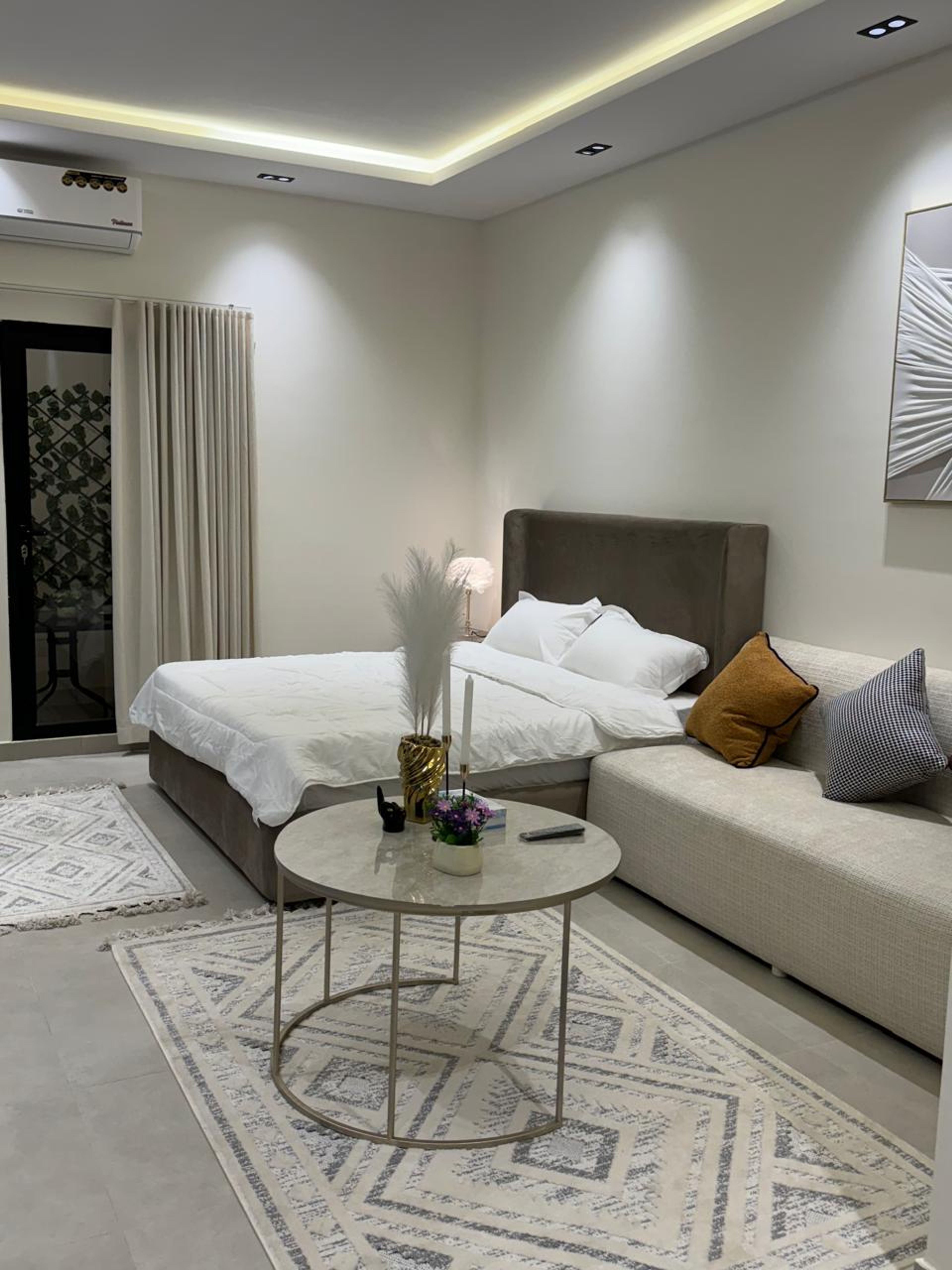 https://img.gathern.co/1400x0/1/QT0WJNdb2m8Rf7rIWtEy77wTOojgjILX.jpeg