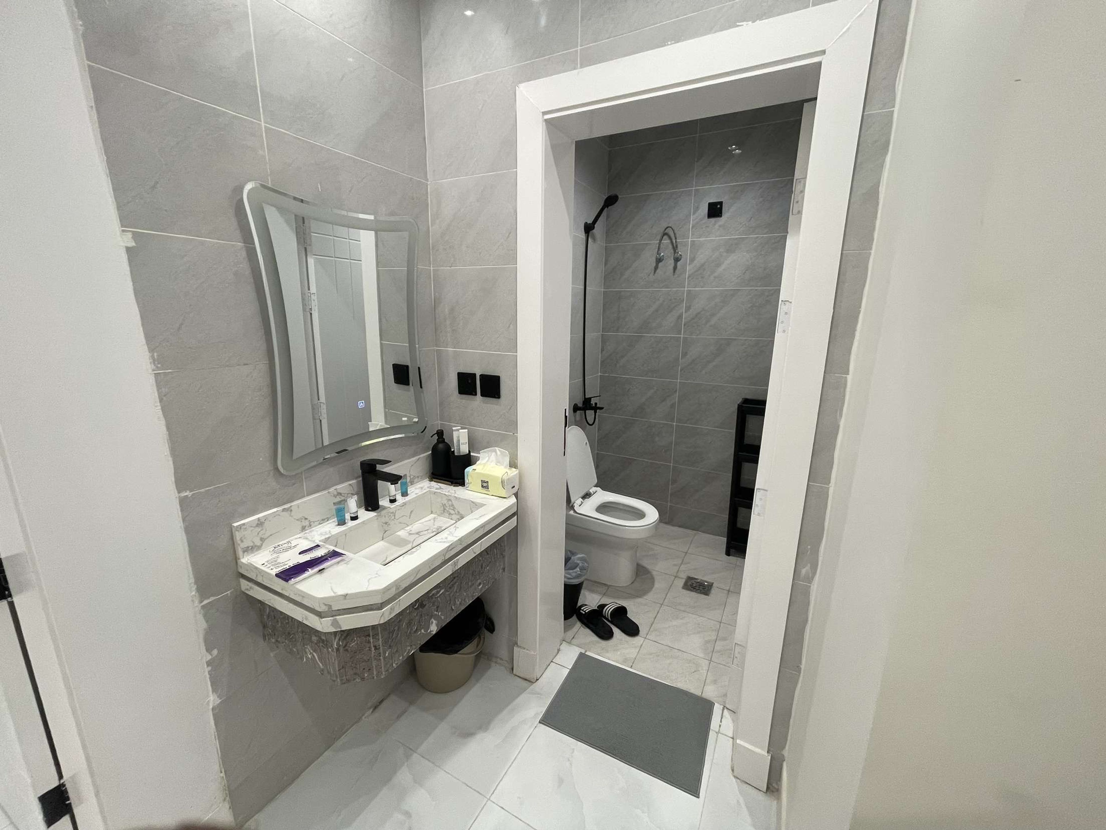 https://img.gathern.co/1400x0/1/Qwk6jjIiH7feA19UeNcIZIwUfr6KHGVT.jpg