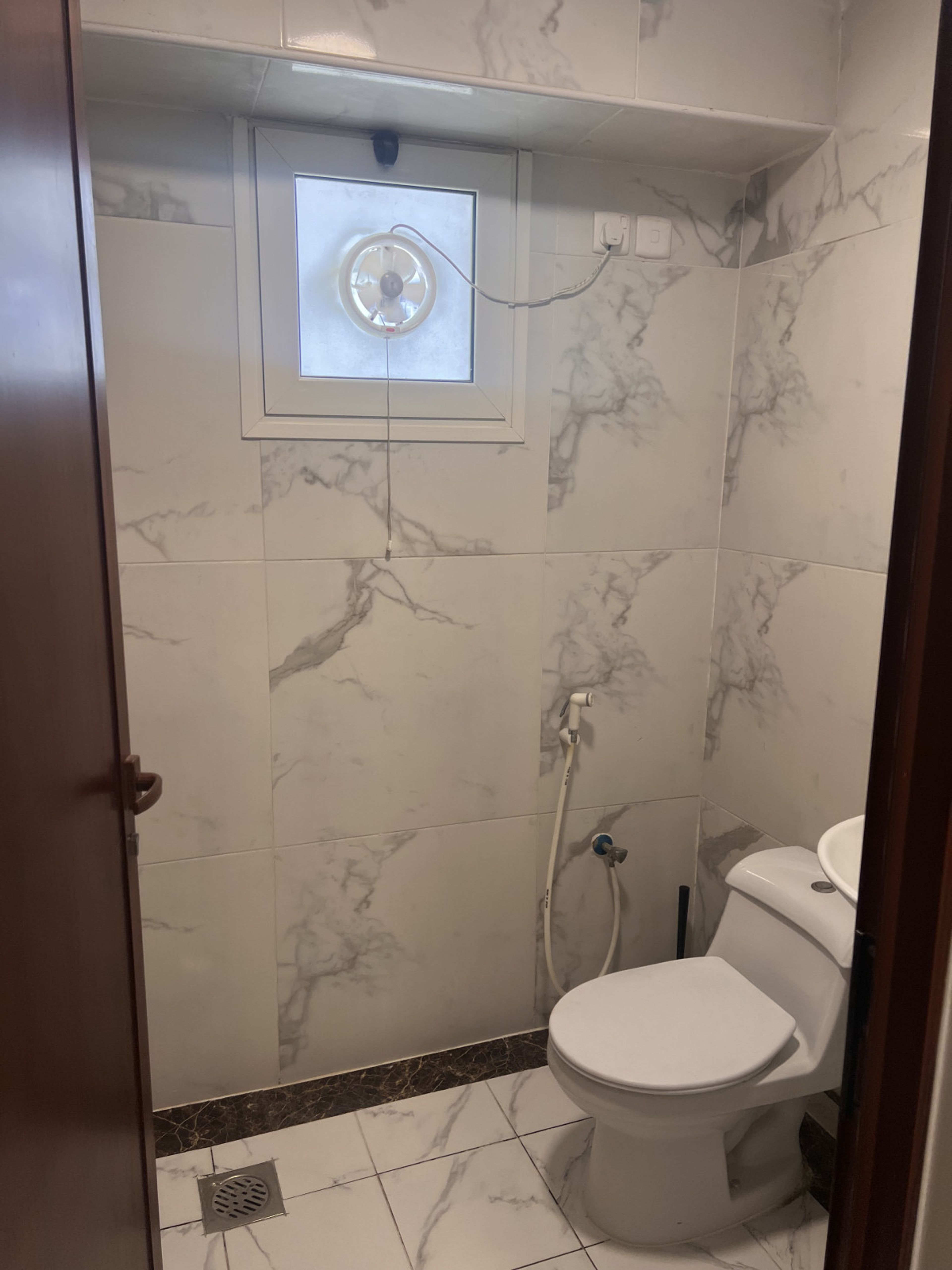 https://img.gathern.co/1400x0/1/R7YH1BCb4jalVfbRMiTtM-ffB35klQH7.jpg