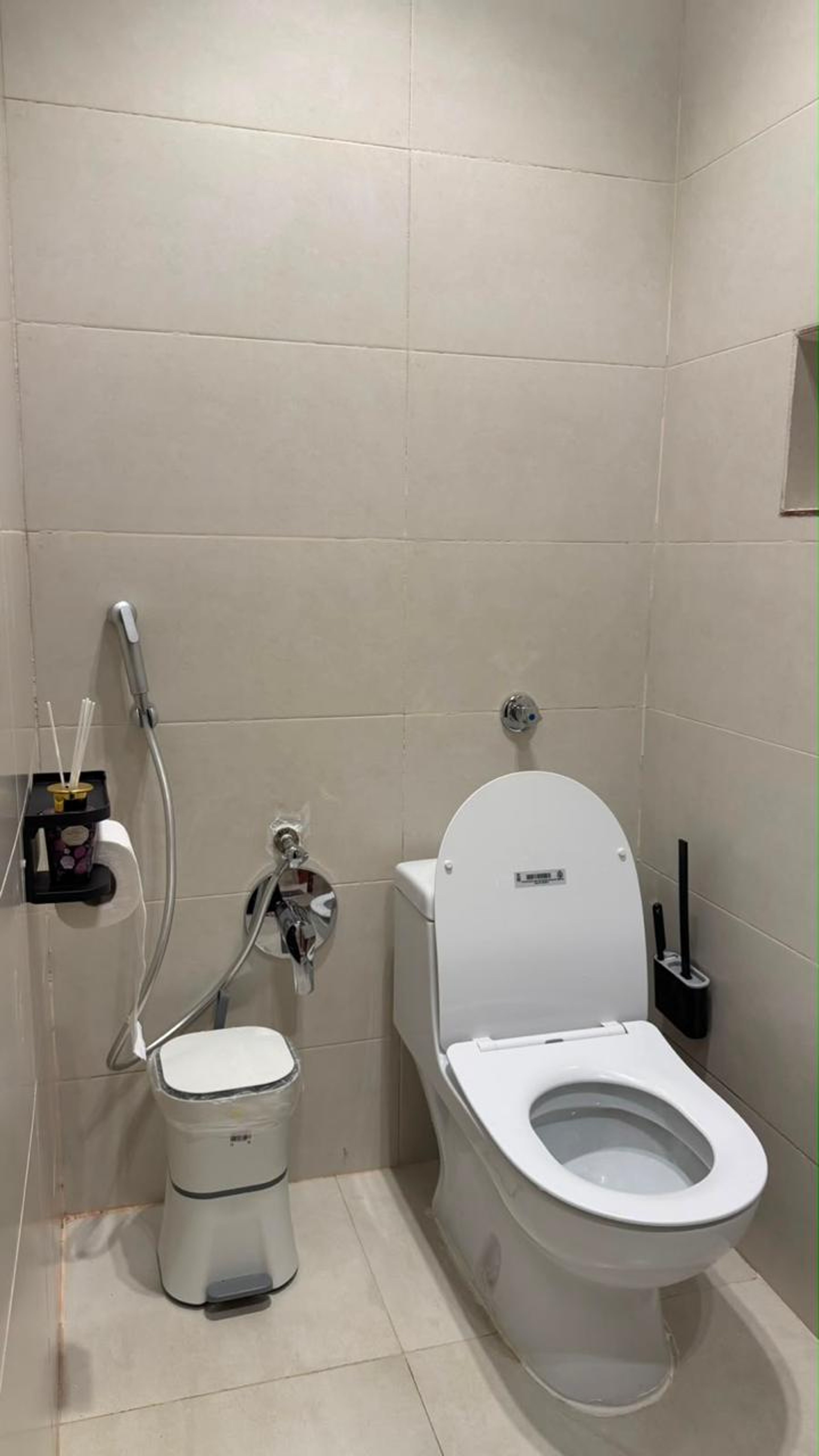 https://img.gathern.co/1024x0/1/RL0KVqYpiN_woEmJqBTcH9VVJljiVohX.jpeg