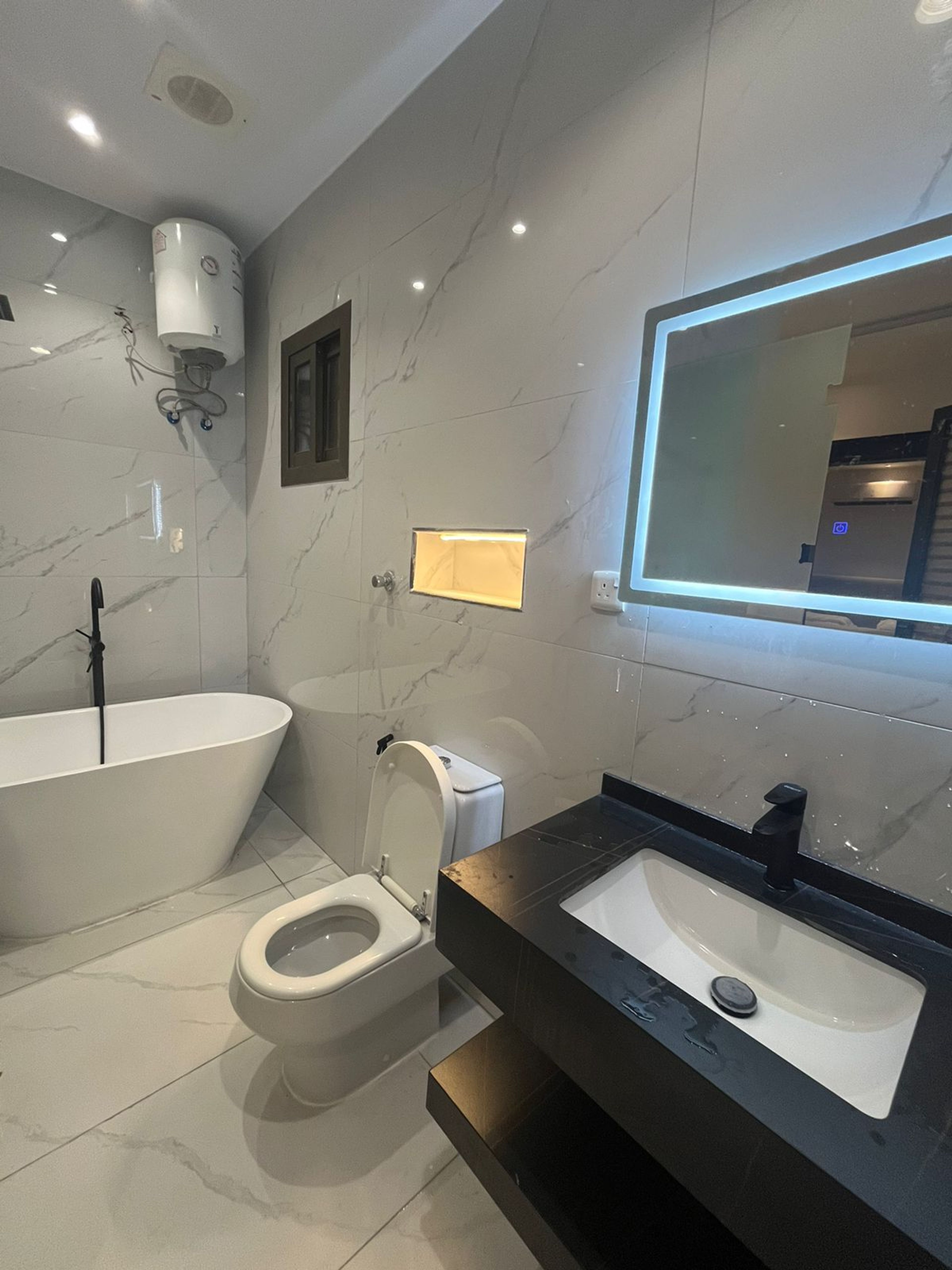 https://img.gathern.co/1400x0/1/RQwuFpEmjwB_WJAYaZqAB3Imqp84xPYe.jpg