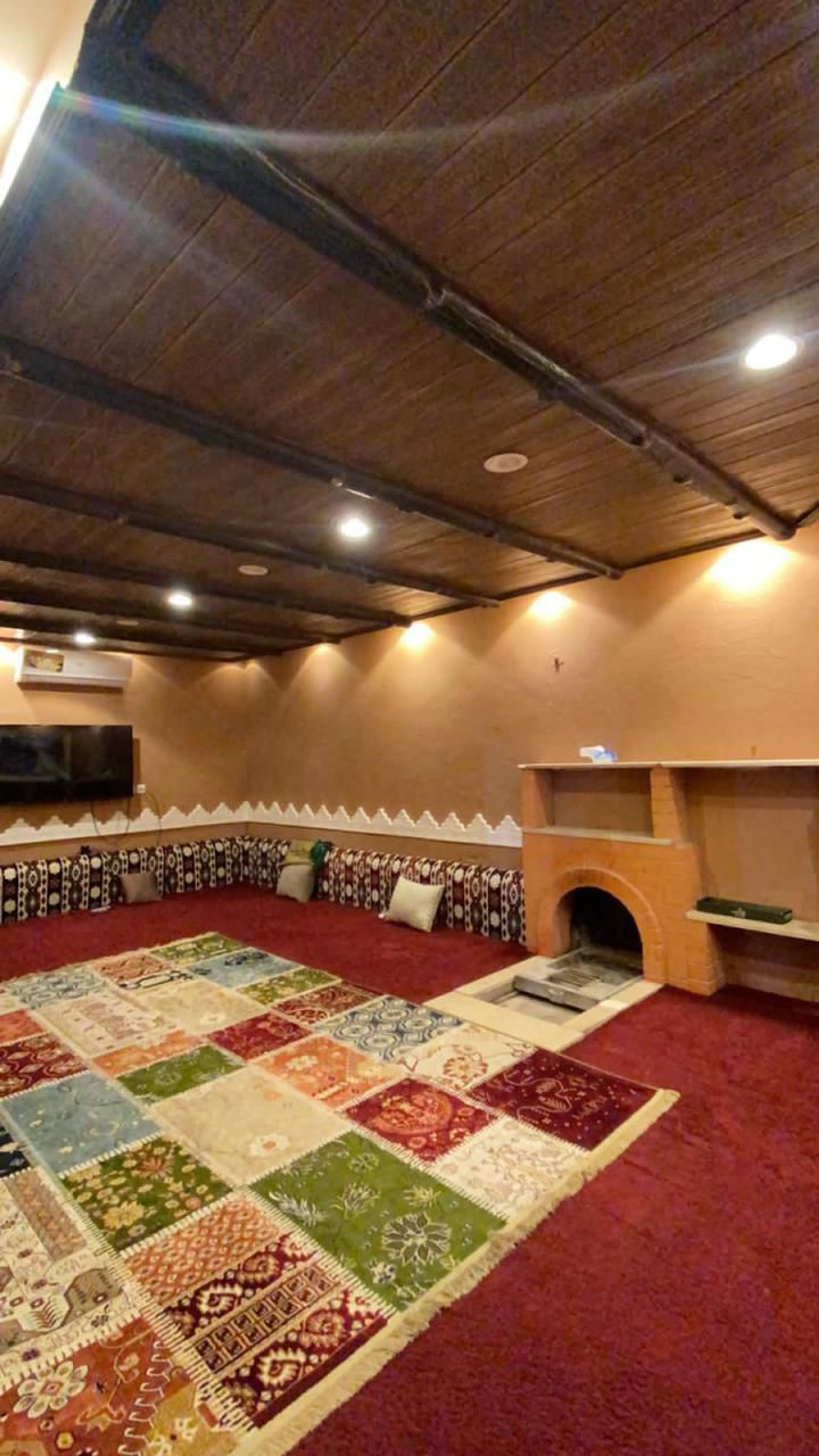 https://img.gathern.co/1400x0/1/RYrRCb1CXeet6lZi15oaMpwmEkAKuci5.jpg