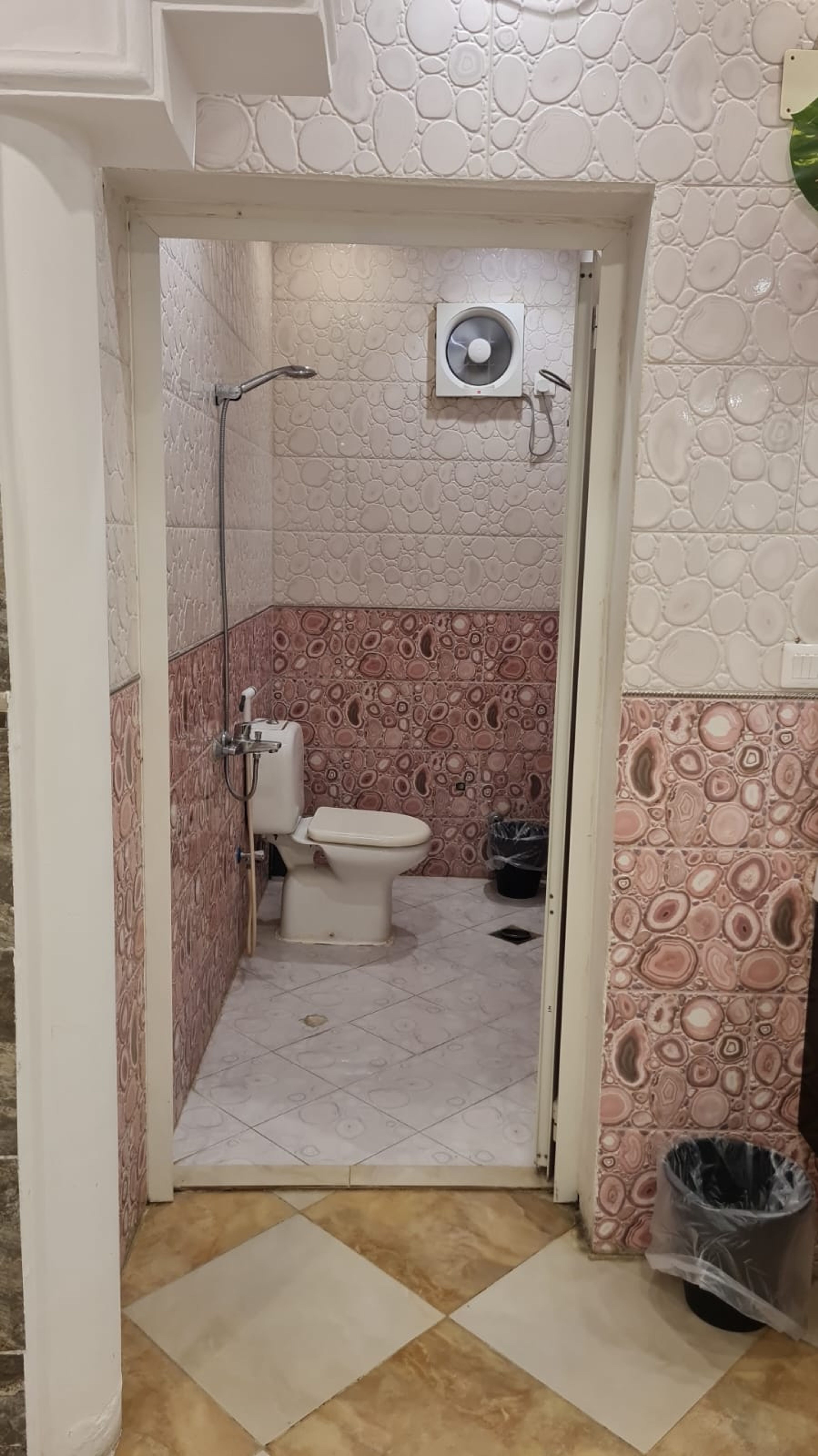 https://img.gathern.co/1400x0/1/Rj7s8VKnVEiPFZg0IRrkq-OxZsIJPtpN.jpg