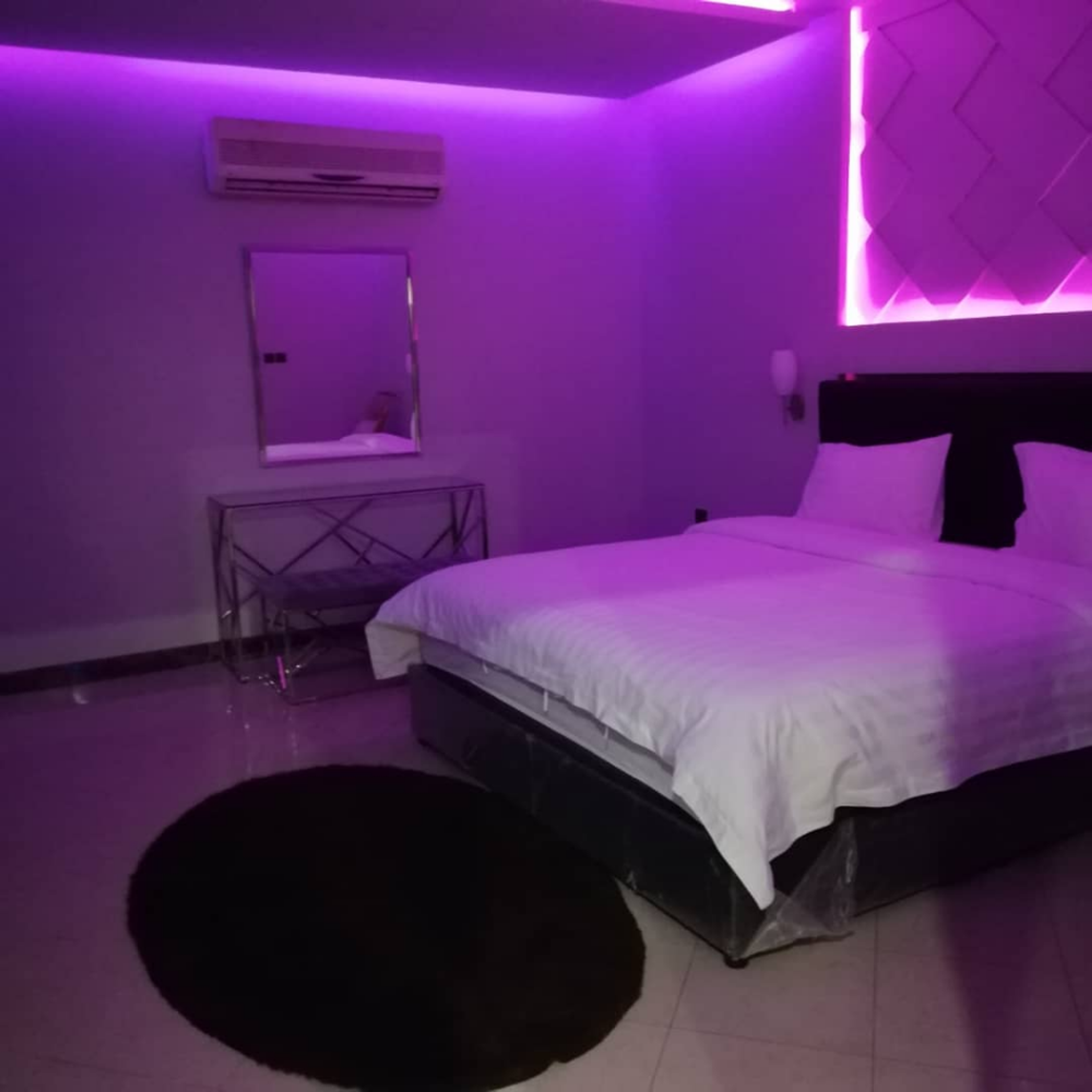 https://img.gathern.co/1024x0/1/RkzRE09y3BhpHV2MqZdVpYCxsagjmjtW.png