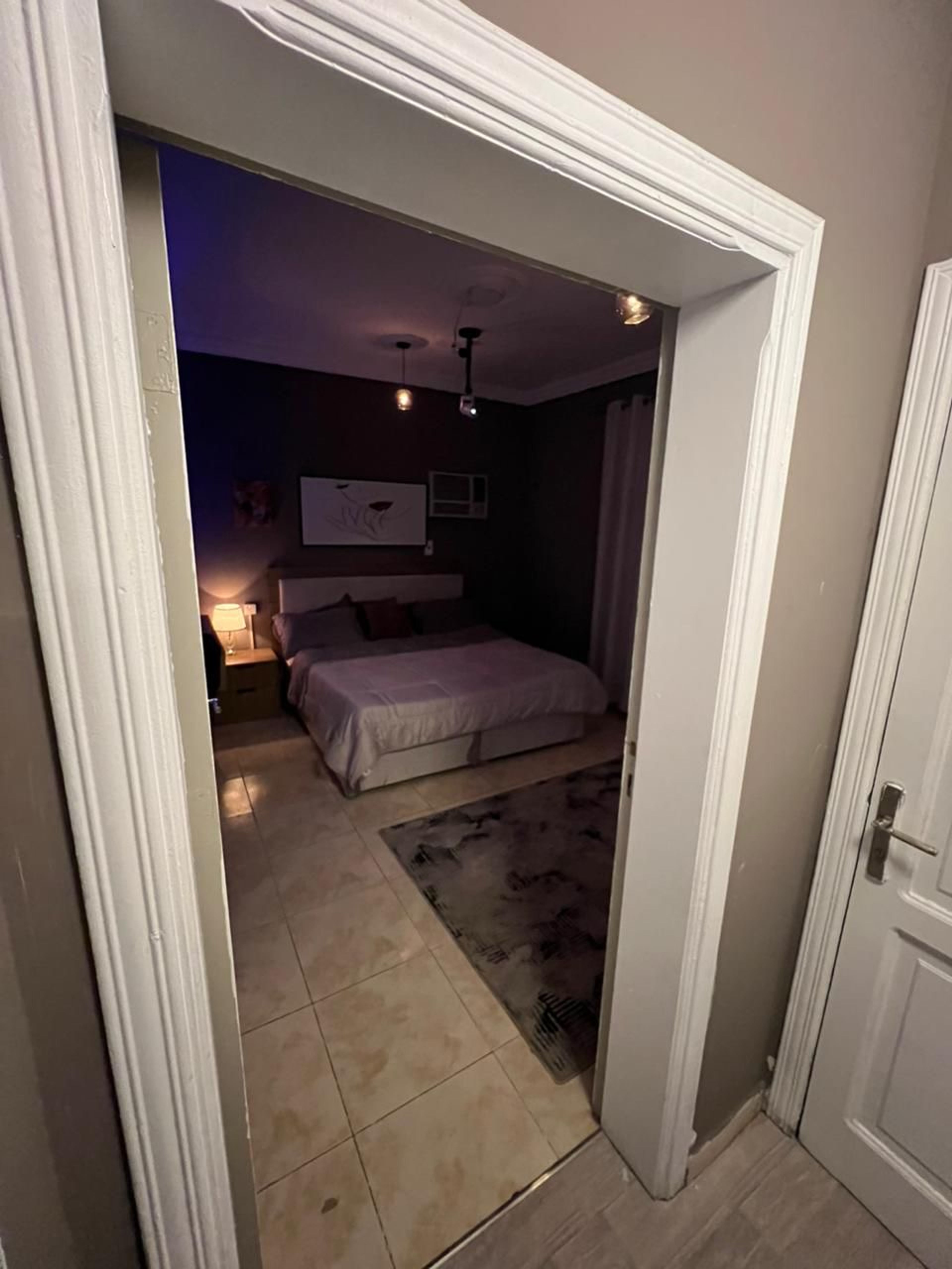 https://img.gathern.co/1024x0/1/RzbqEl1plTOGwLx_j0NBSXjjcH0Tlecc.jpeg