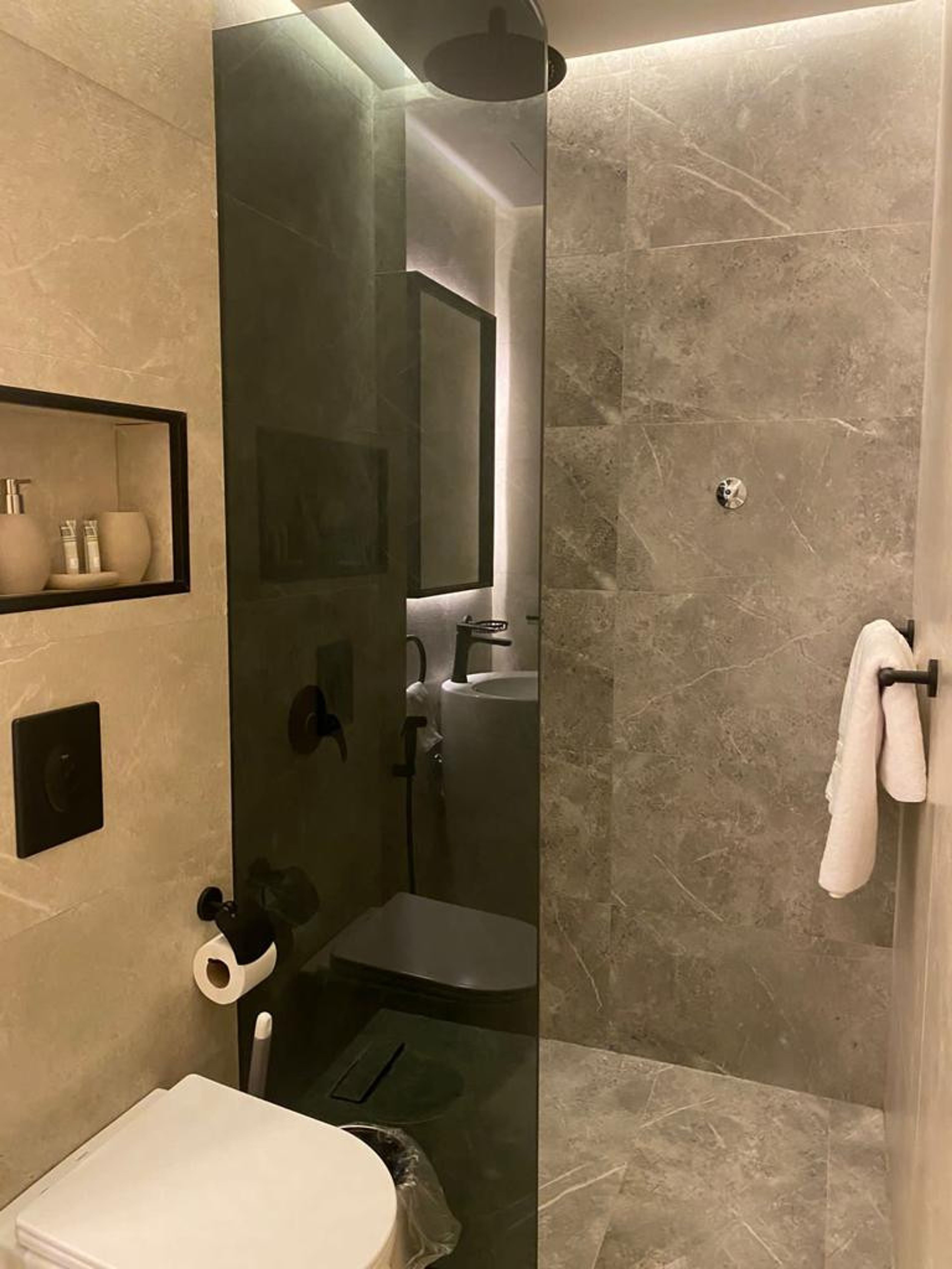 https://img.gathern.co/1400x0/1/SGwOyEsa3MSrdtLf09iTPV-uZcz6oNoa.jpg