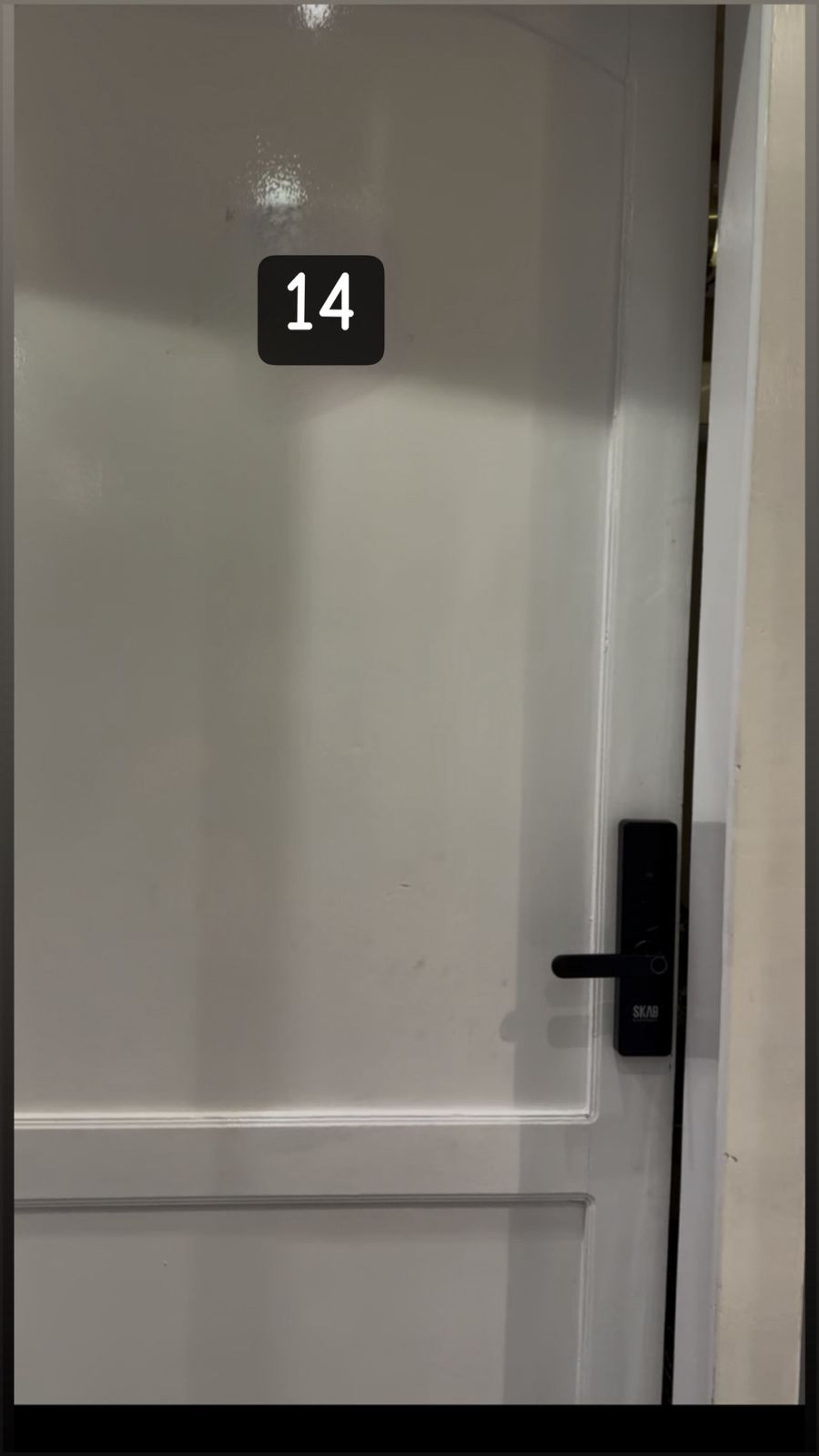 https://img.gathern.co/1400x0/1/SZ0F6HeAtneIpaC31IlWcjfTof7WFZjk.jpg