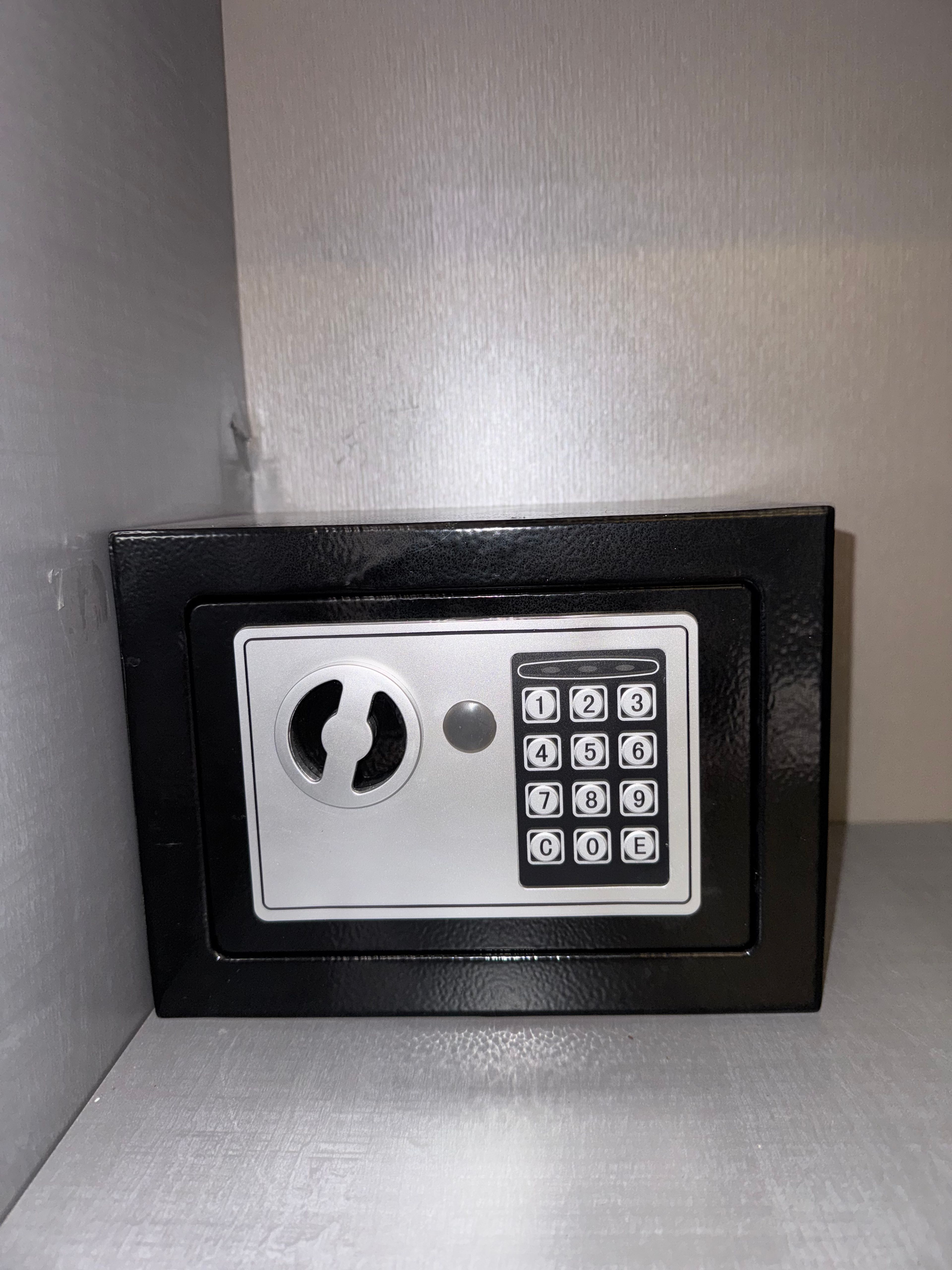 https://img.gathern.co/1400x0/1/SZWmSAkFYtrg7amEGNp9kV1I_rSzZIhK.jpg