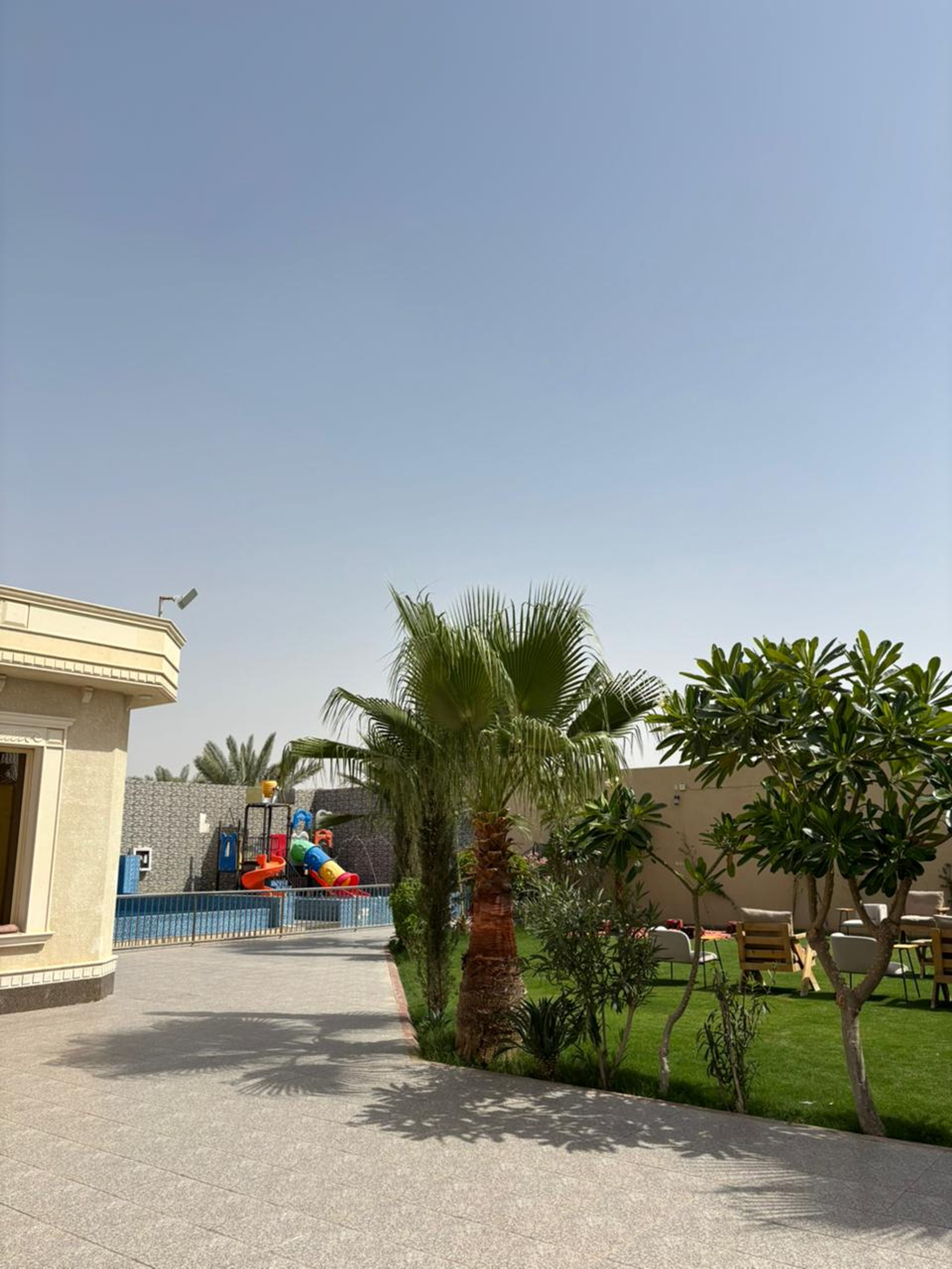 https://img.gathern.co/1400x0/1/S_uVr8da3EoBn54FX_SO5N0v_A4_PELg.jpg
