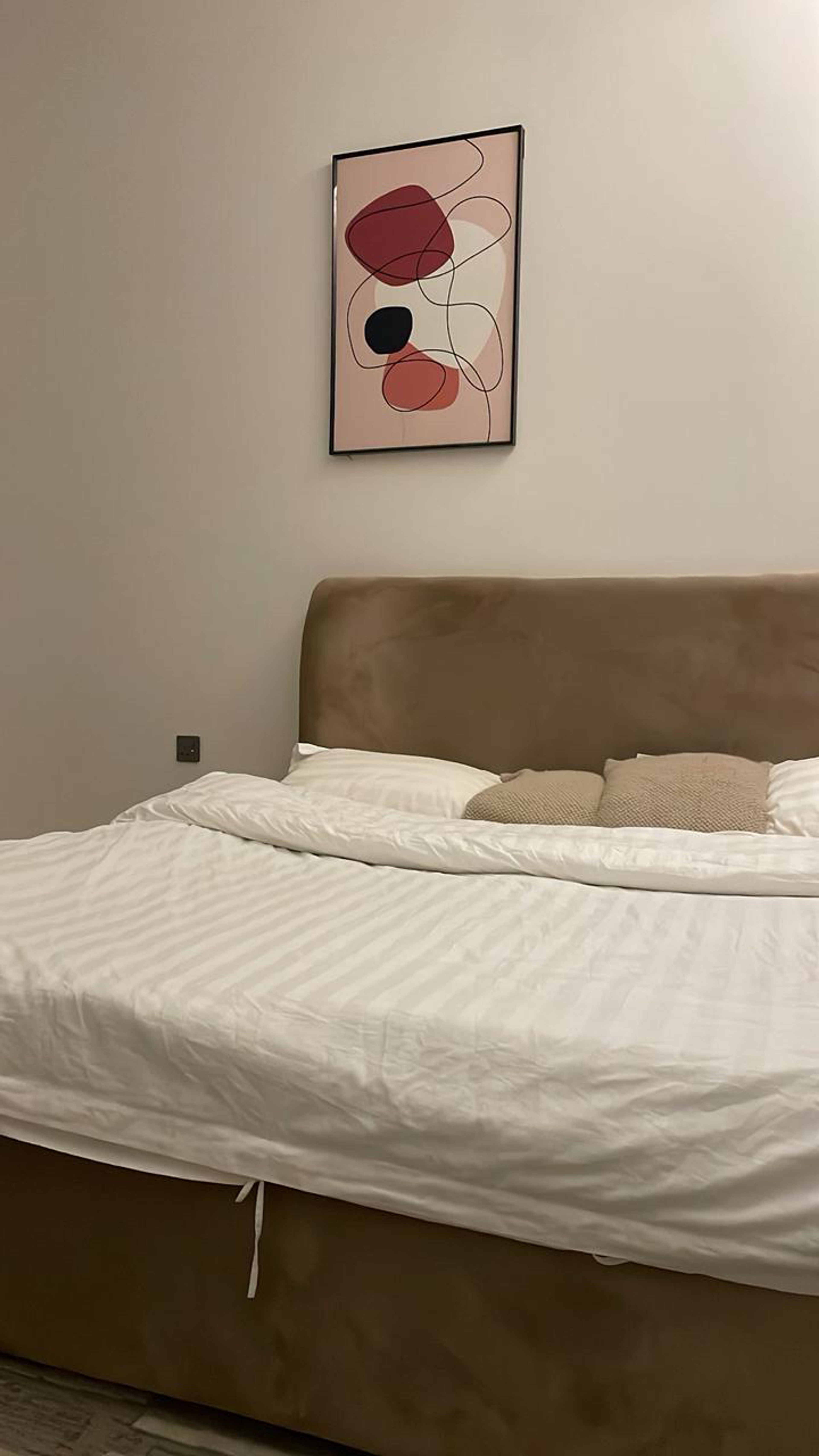 https://img.gathern.co/1024x0/1/SgEROCTOdUgWUv9ktXpTOiD0On0Ca207.jpg