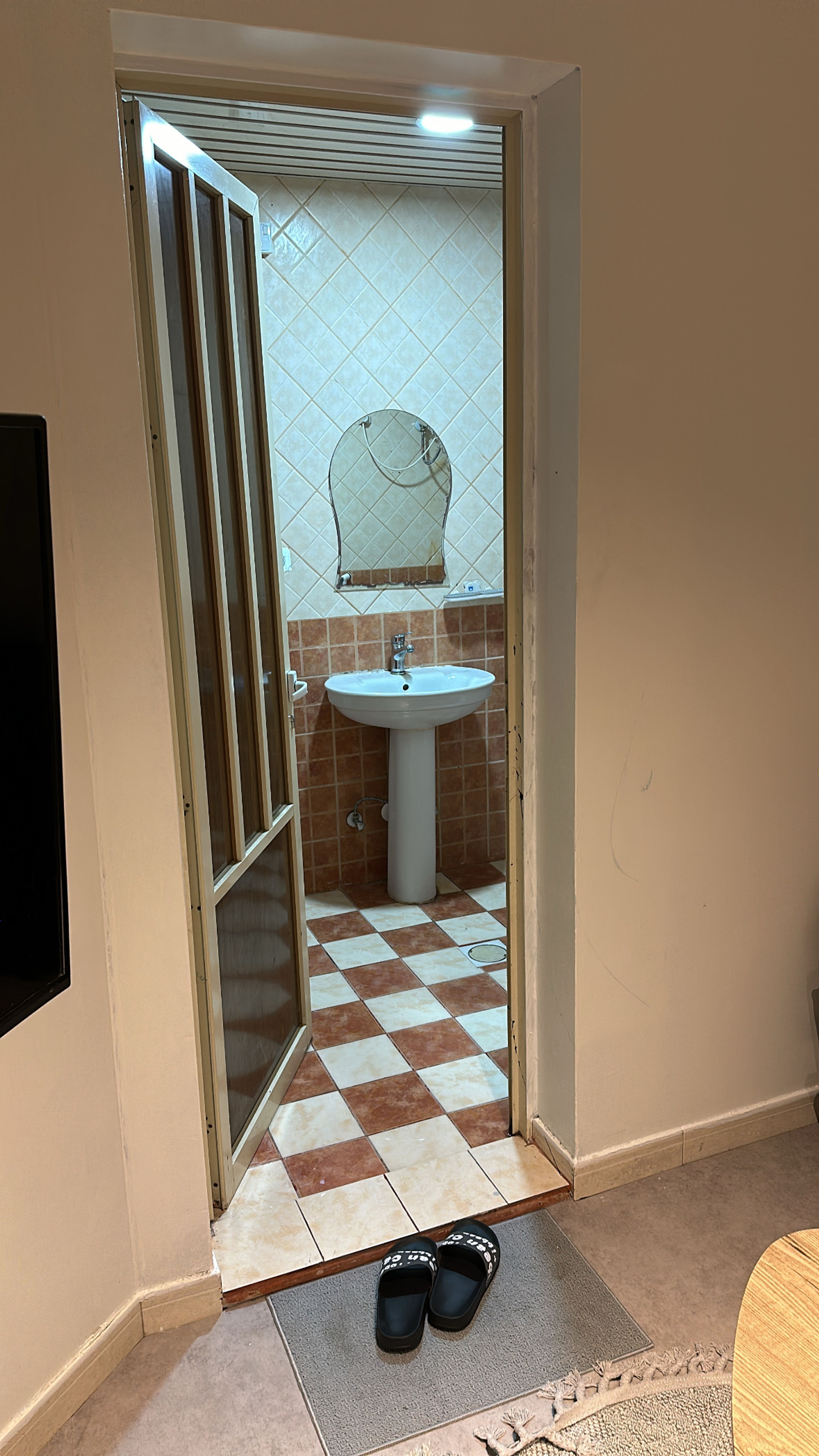 https://img.gathern.co/1400x0/1/T2oPDxJXC5P2M0wzUT6D3WHSEgonuW9E.jpeg