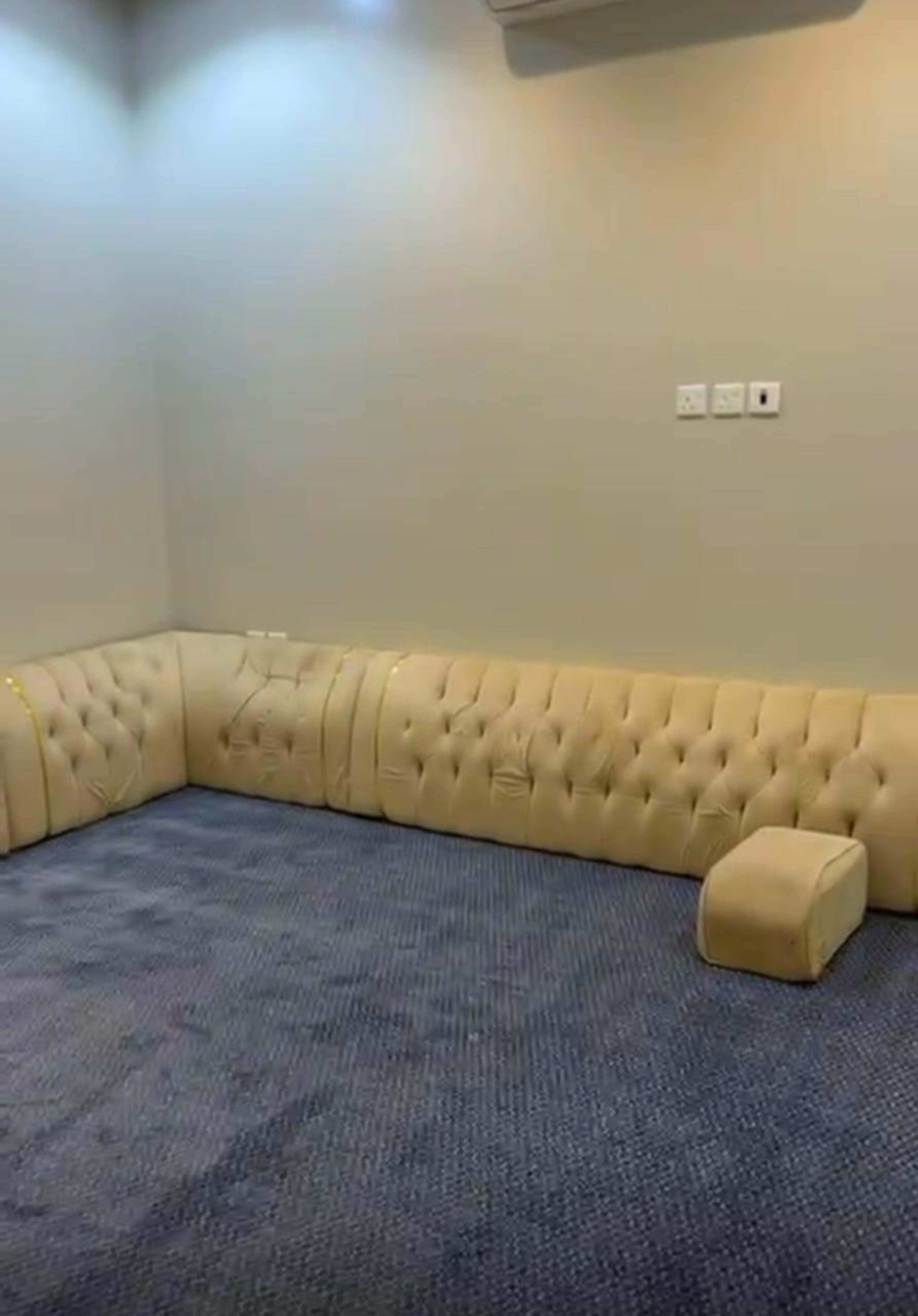 https://img.gathern.co/1400x0/1/TBFLakyhg0FvVyTTO7_FpOvqCHnZ4OwS.jpeg