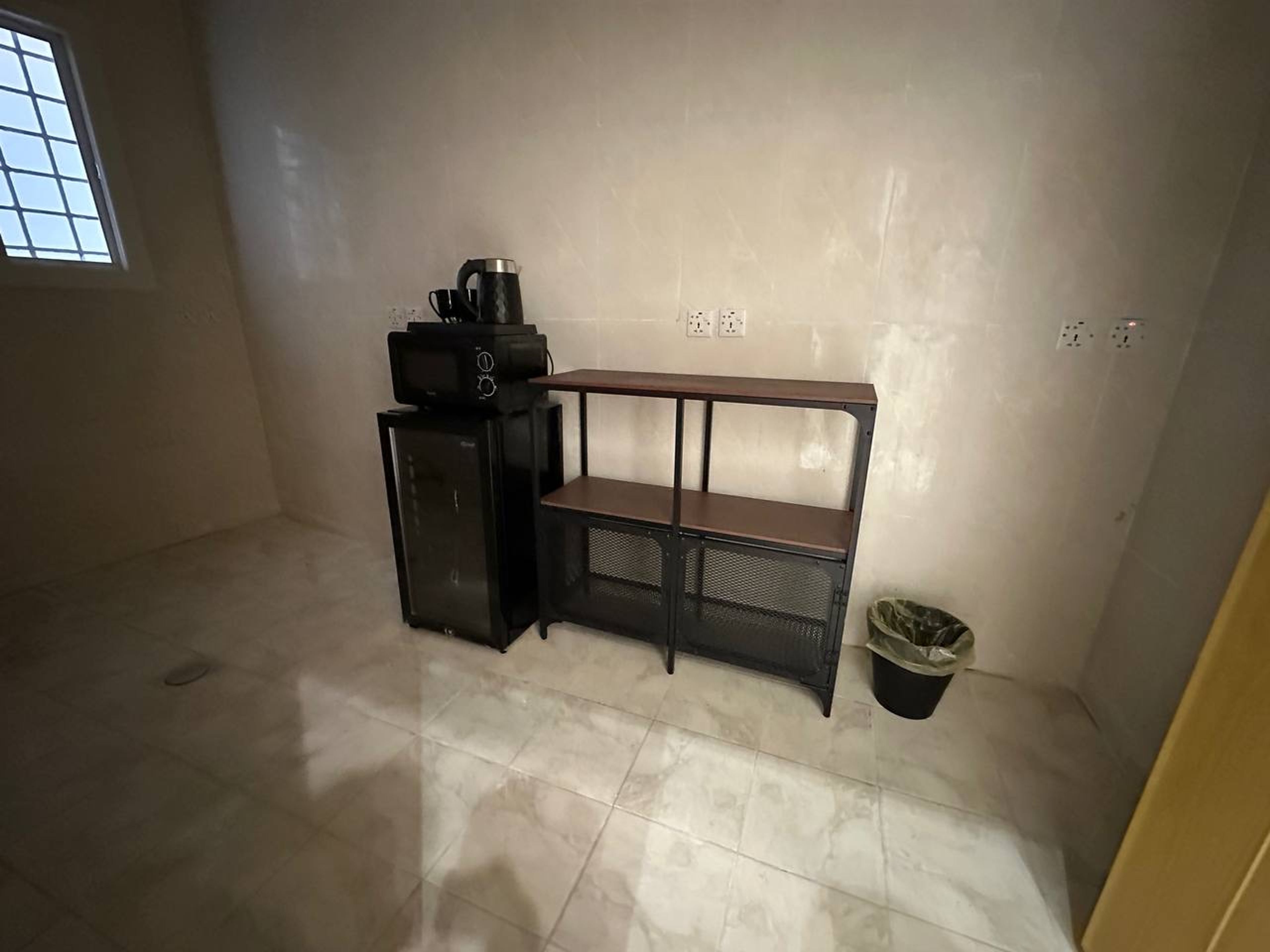 https://img.gathern.co/1400x0/1/TOP7O1PAuRu18SaAI-caECuwi5CRg3yV.jpeg