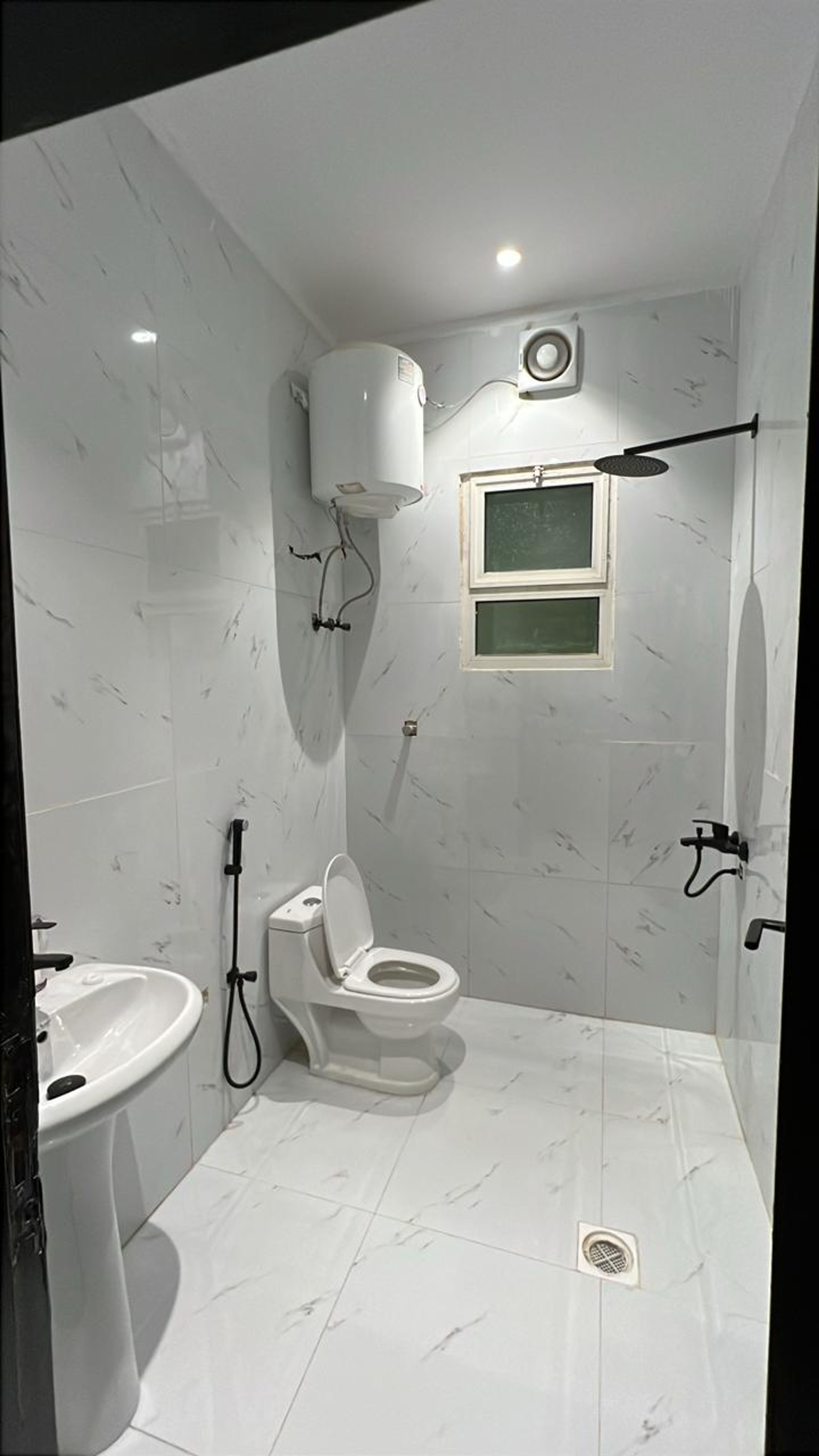 https://img.gathern.co/1400x0/1/TWa5X_C5D9JfCEgEI6HxYG5B0MjrfLsT.jpeg