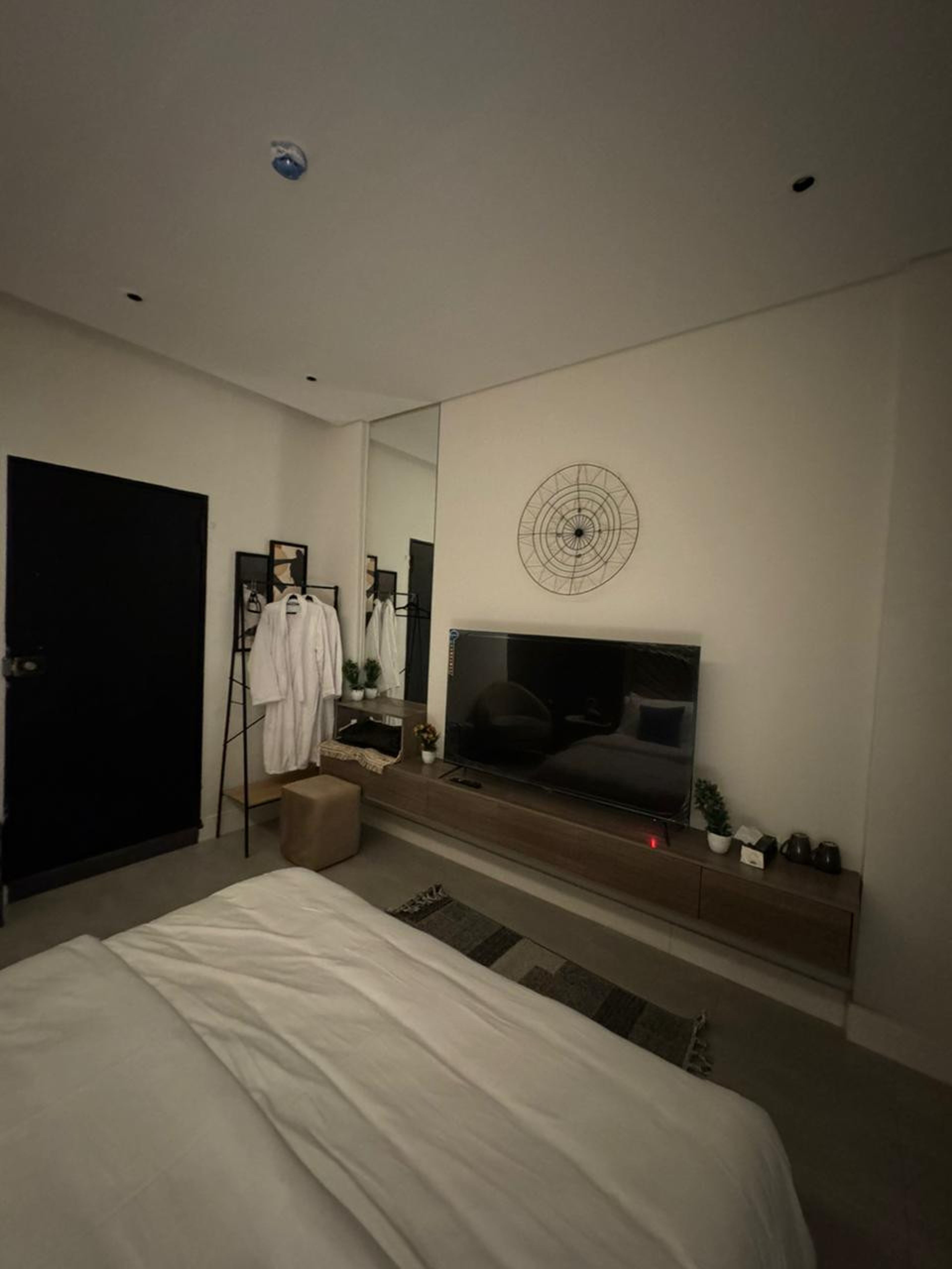 https://img.gathern.co/1400x0/1/TcQzLuNA0ix18hhOGV4gv6Z7MM78Z_-f.jpg