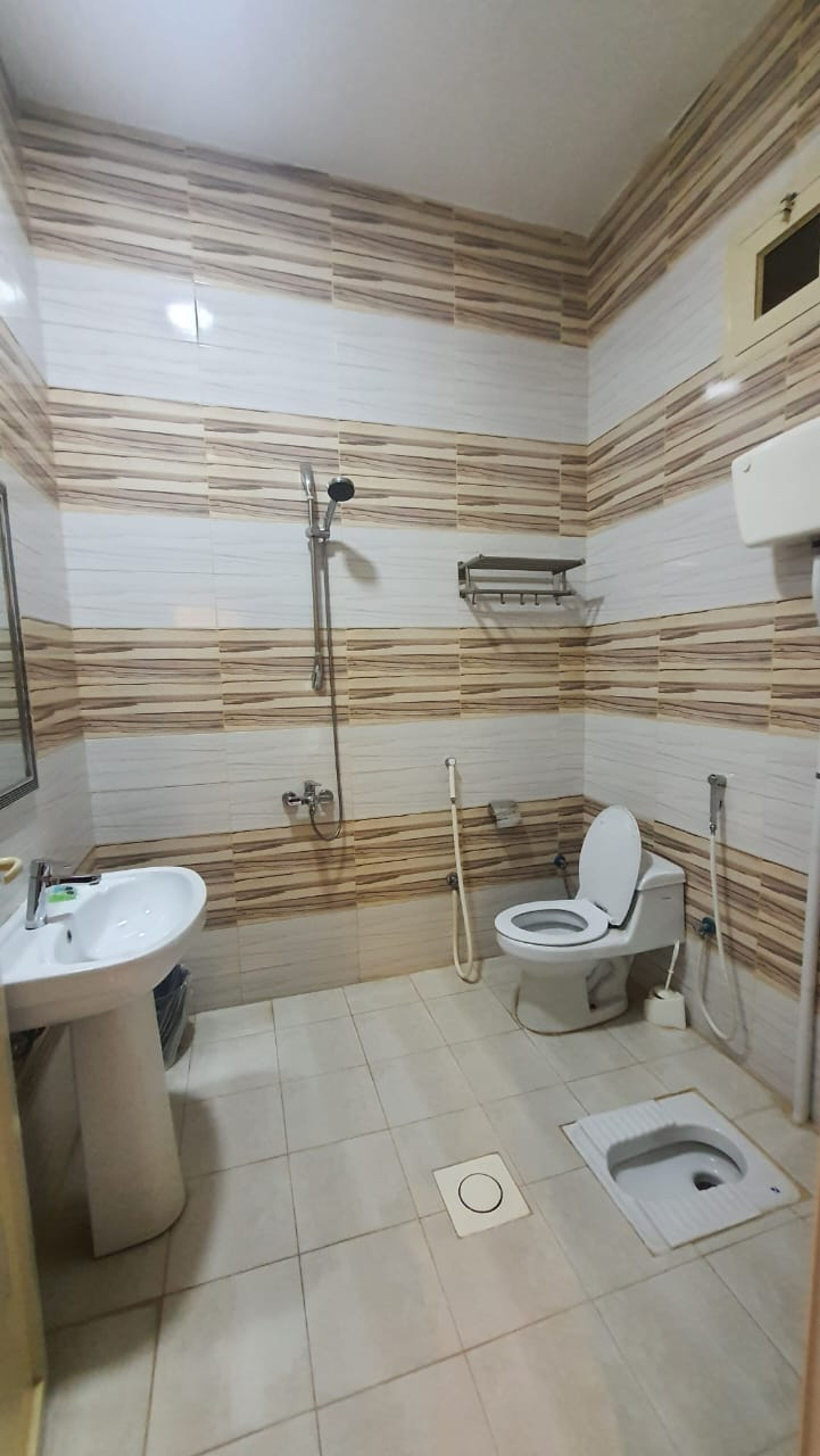 https://img.gathern.co/1024x0/1/Ti6wRbbydWKY6iDTEczYKDVbNVg62ipC.jpeg
