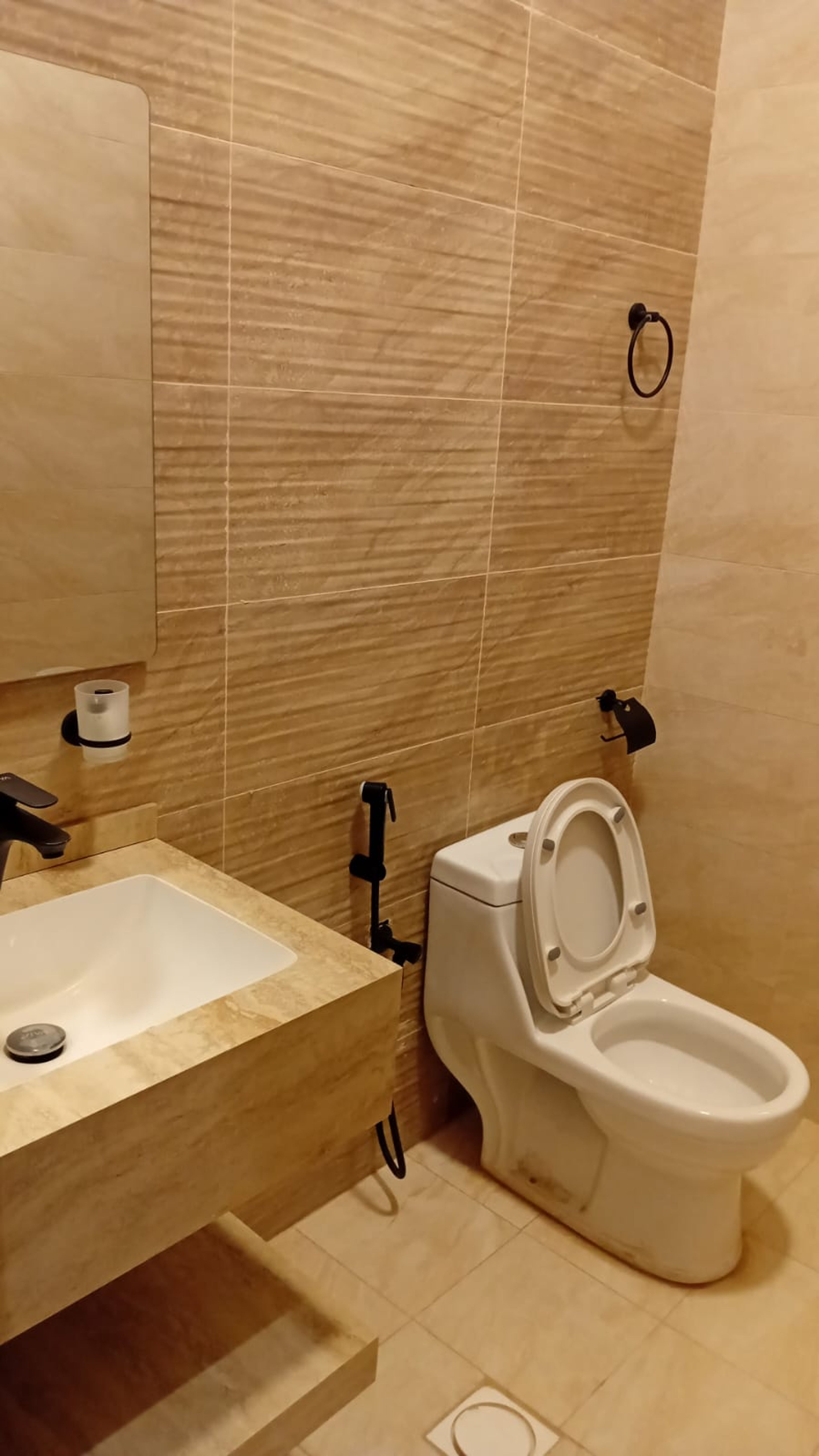 https://img.gathern.co/1400x0/1/U250bqB_2bGshp_rGfF7K_CxtXVB82Po.jpeg
