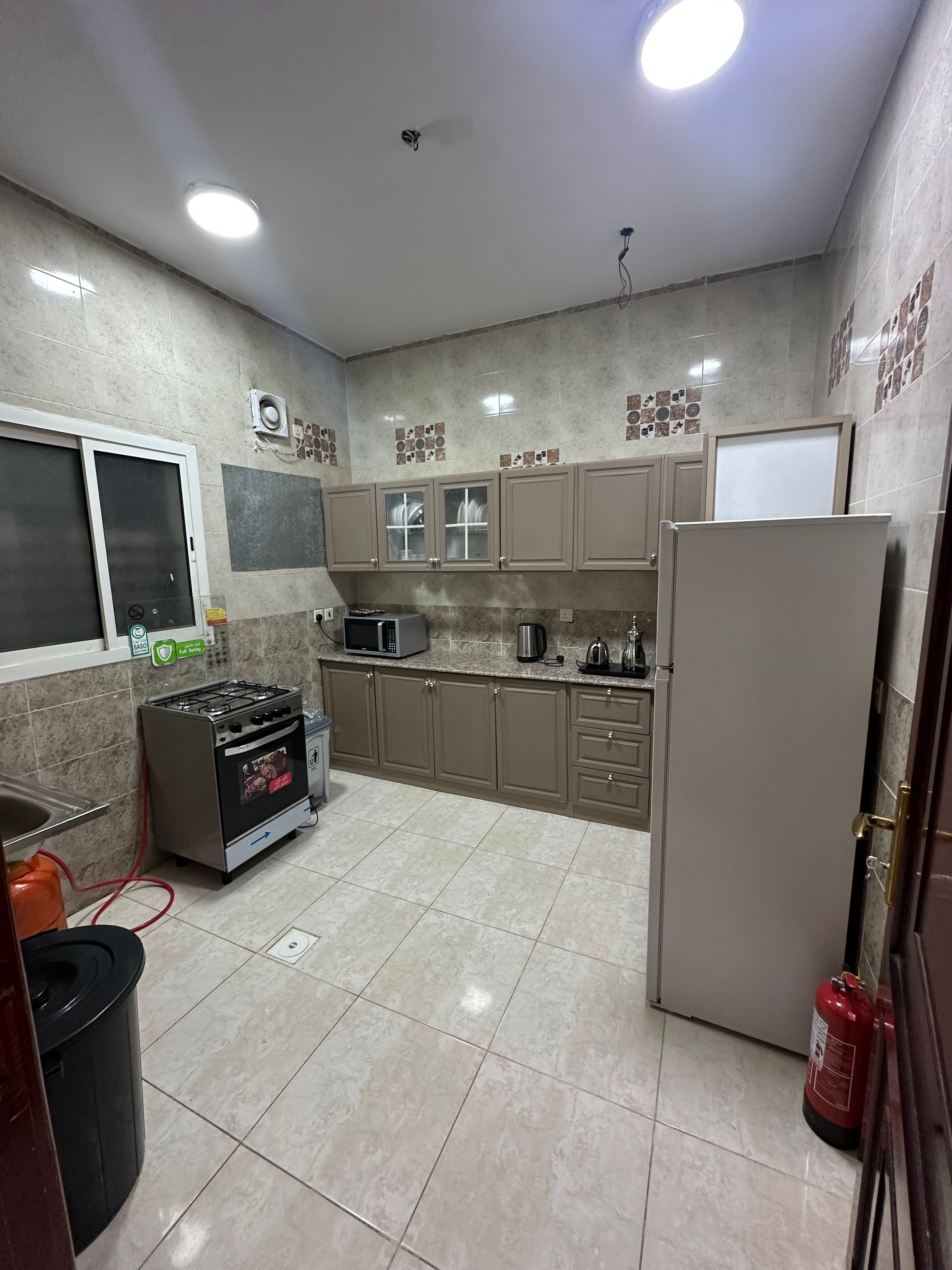 https://img.gathern.co/1400x0/1/USnvOSg_3CVaip8PC-PHo4-PyFAtIbMs.jpg