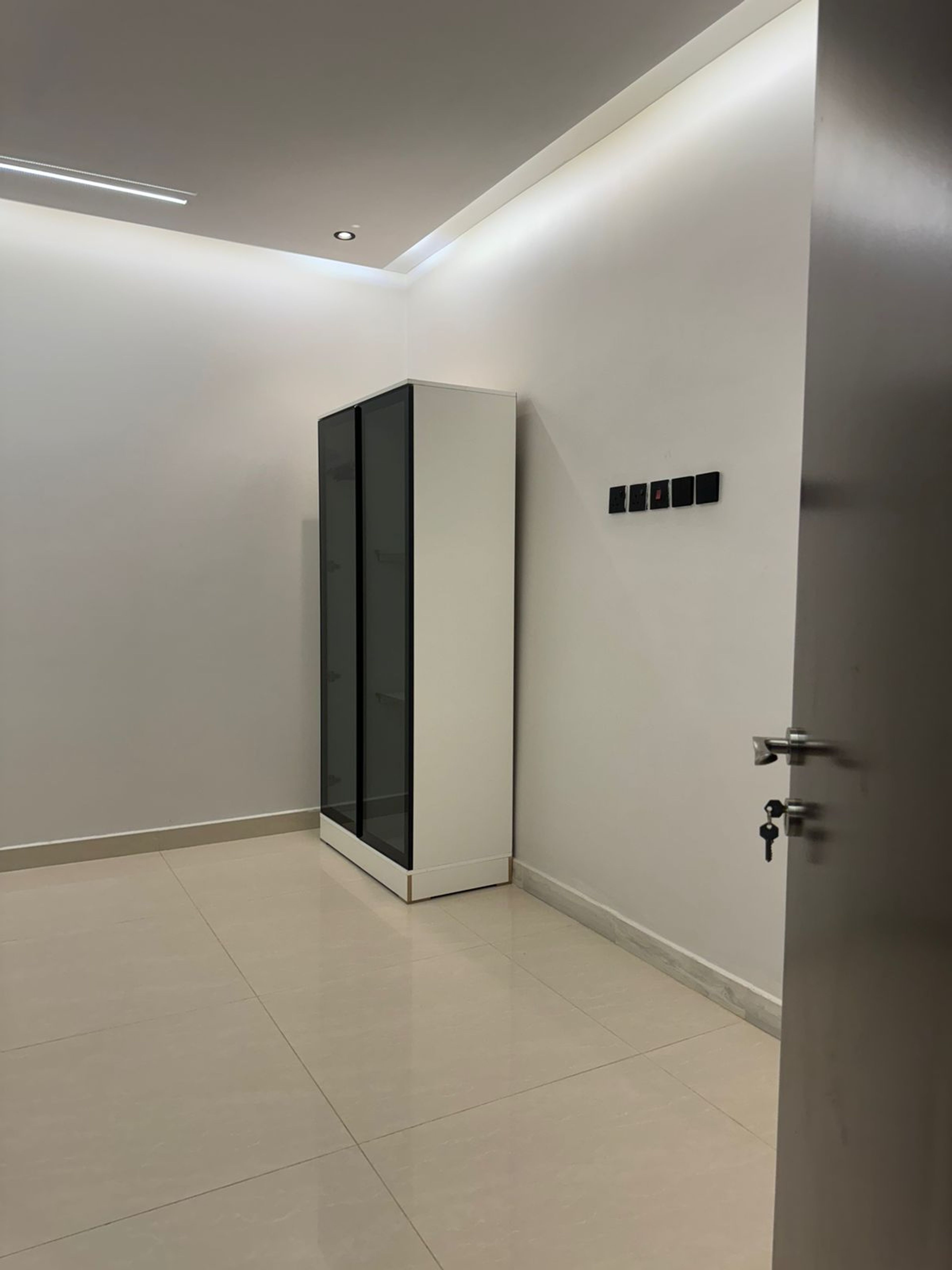 https://img.gathern.co/1400x0/1/UVCuEw7sIi8bF8kdpxQMKB3l63dYlV1d.jpeg