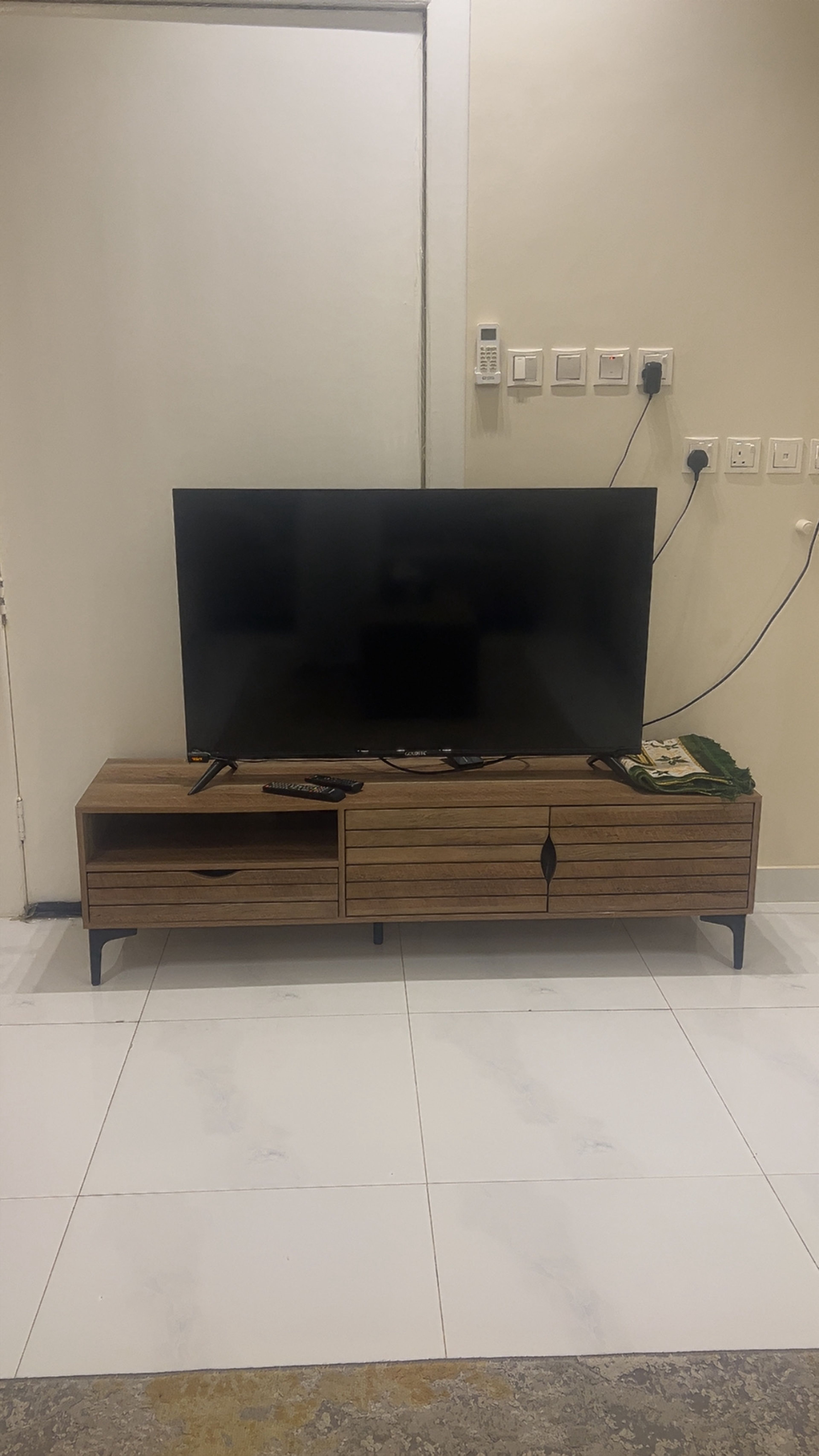 https://img.gathern.co/1400x0/1/UeSOFyFvLefb3Q3kFIxITbkHQnlJ8T5i.jpg