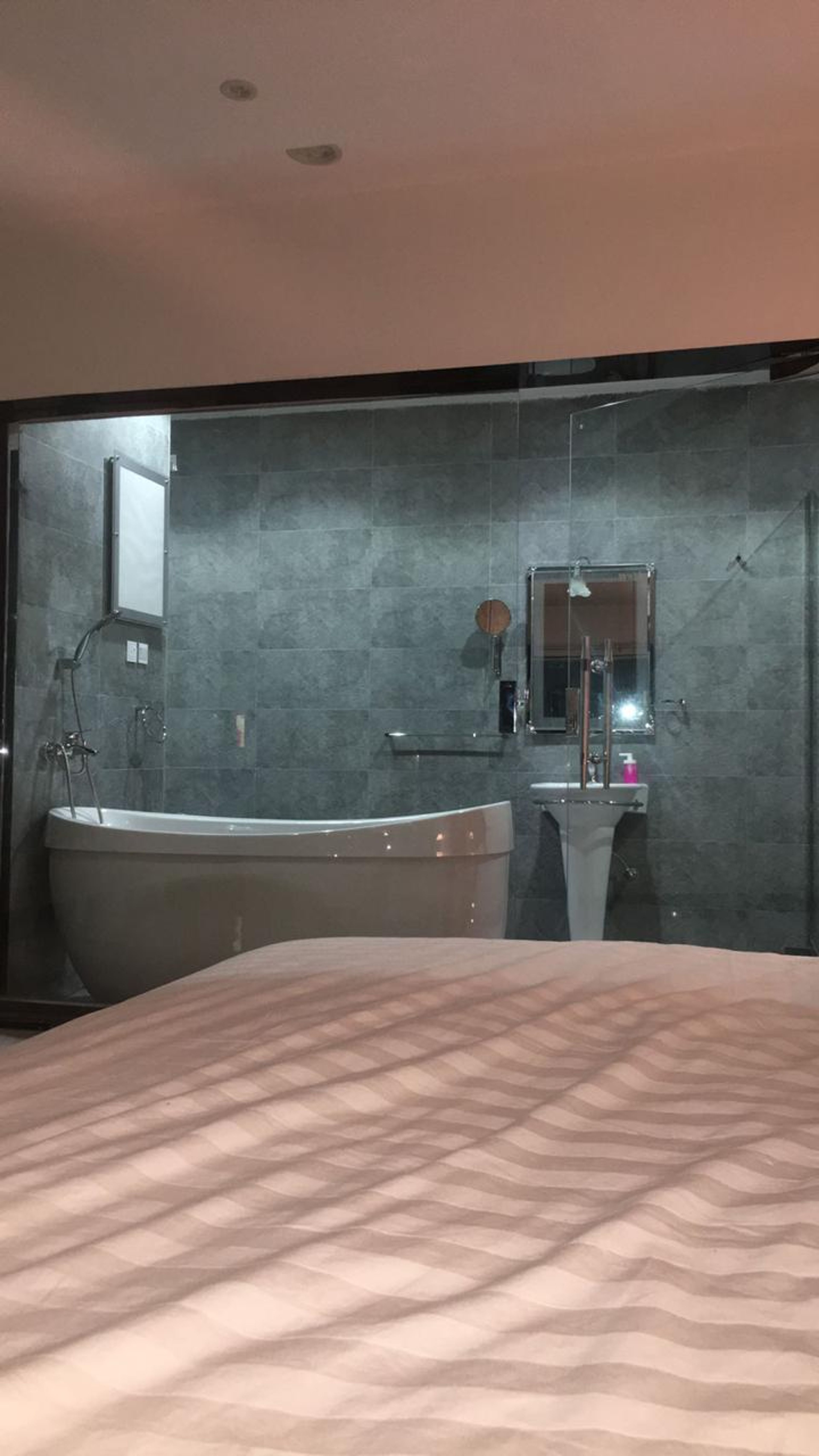 https://img.gathern.co/1024x0/1/UgvsciF_SfsRppcCUhpmgp9Va1eZuaWk.jpeg