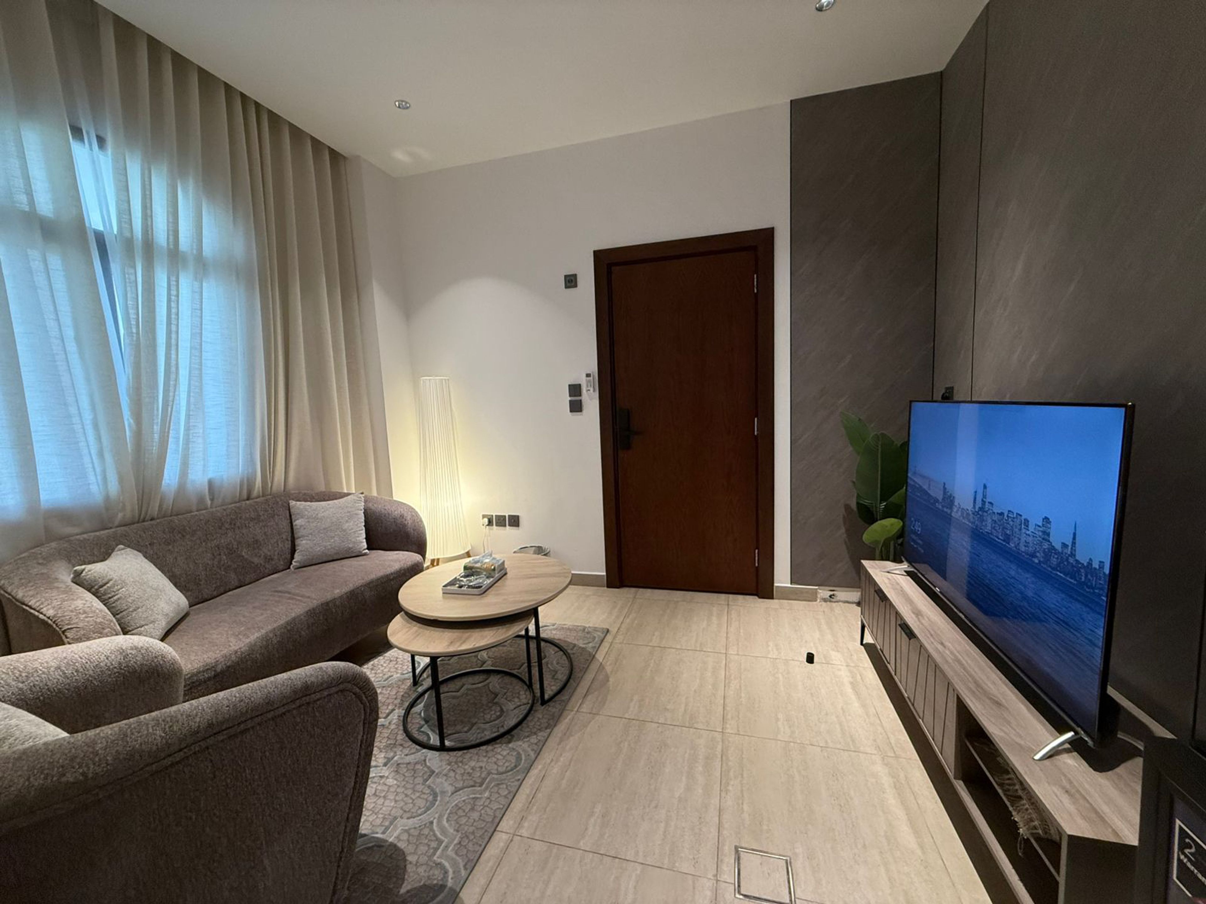 https://img.gathern.co/1400x0/1/UnoY2ZQ7iFrcPRjDmYBLAIDsy0f7YERv.jpg