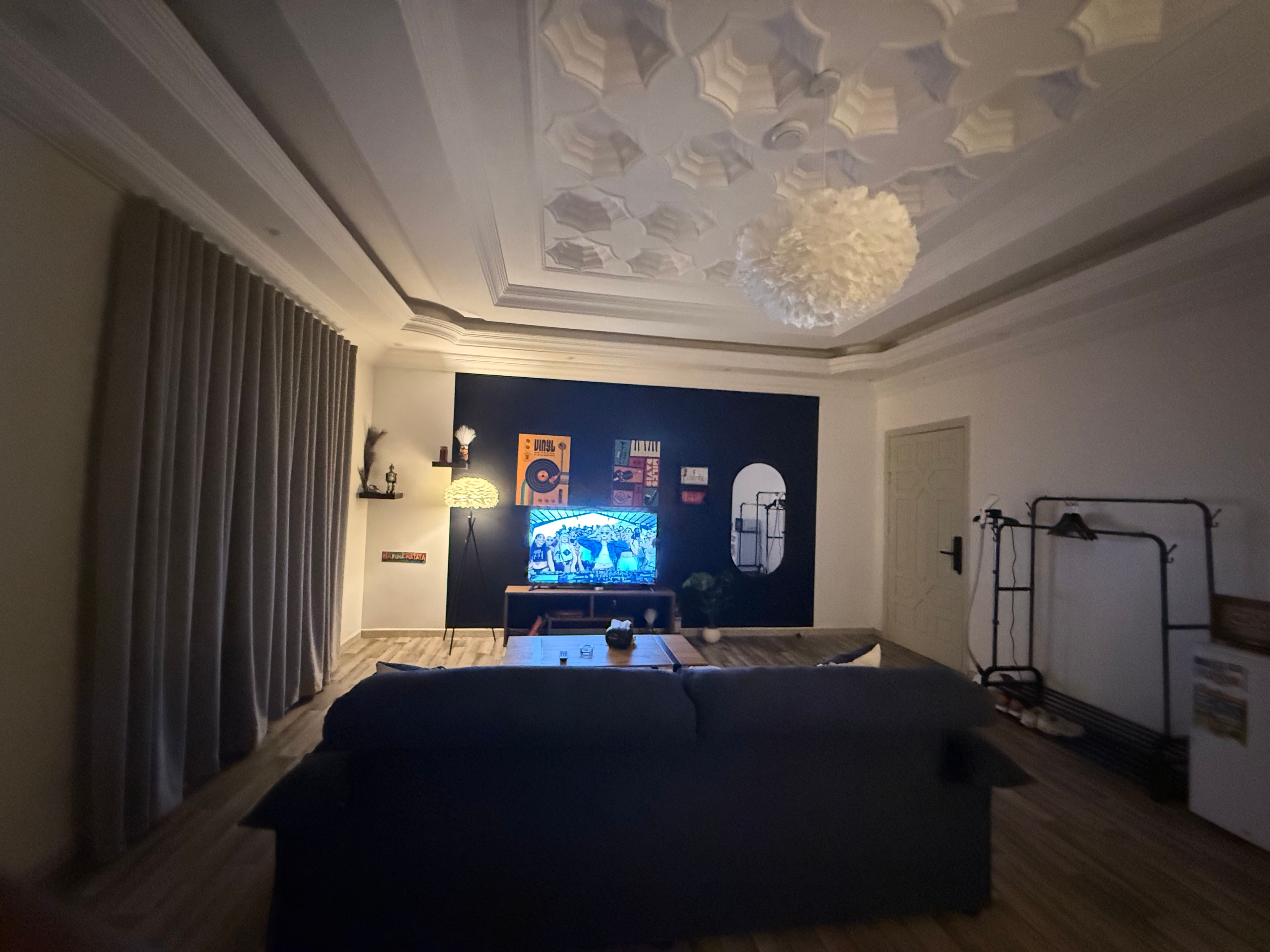 https://img.gathern.co/1400x0/1/UqEJyiHL1mGdTi5sn0xZ-bnVBLD80SRq.jpg