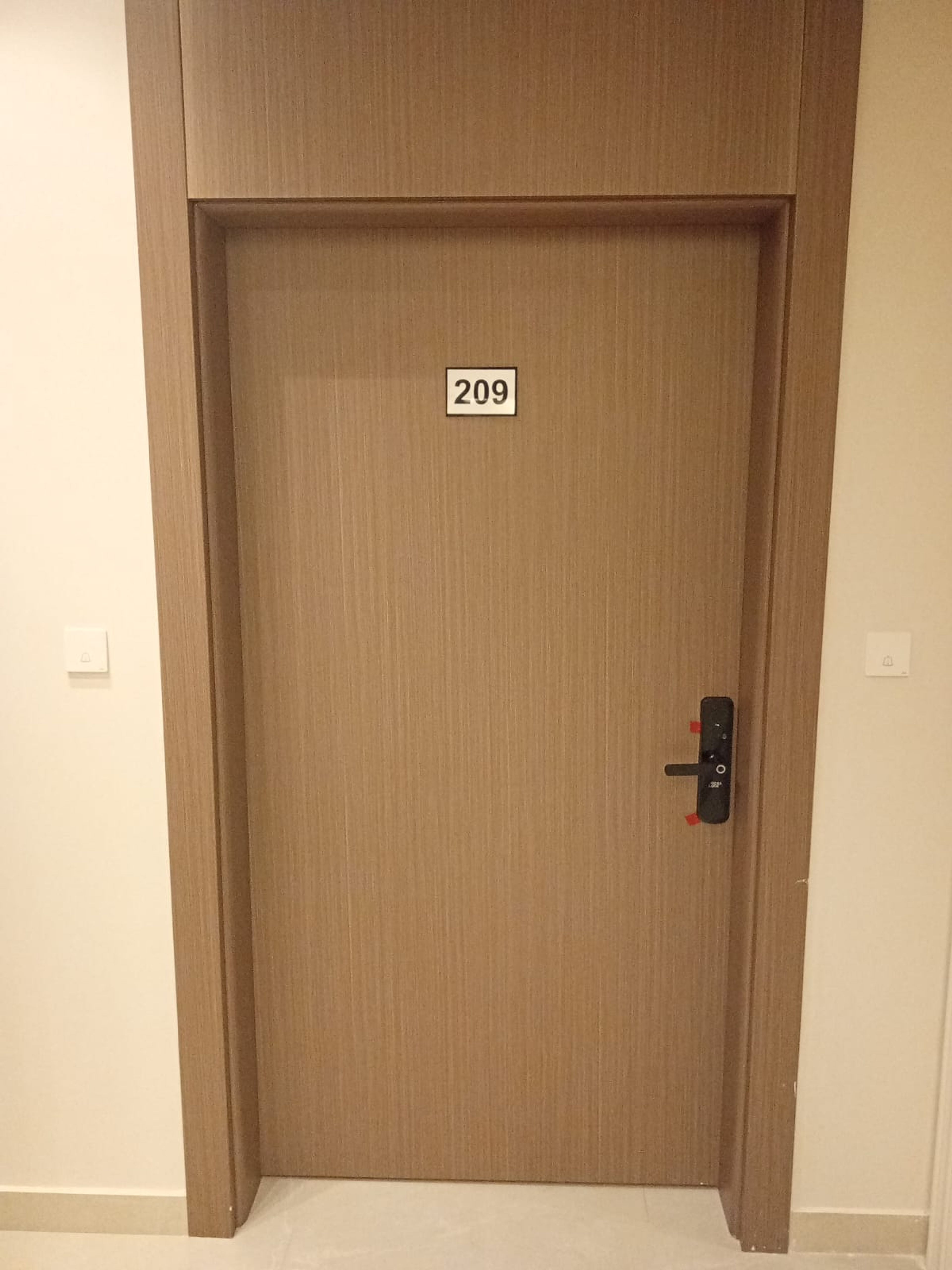 https://img.gathern.co/1024x0/1/V8HWxgYzRU4U13-gHcQBJyPJ7oI93R3X.jpeg