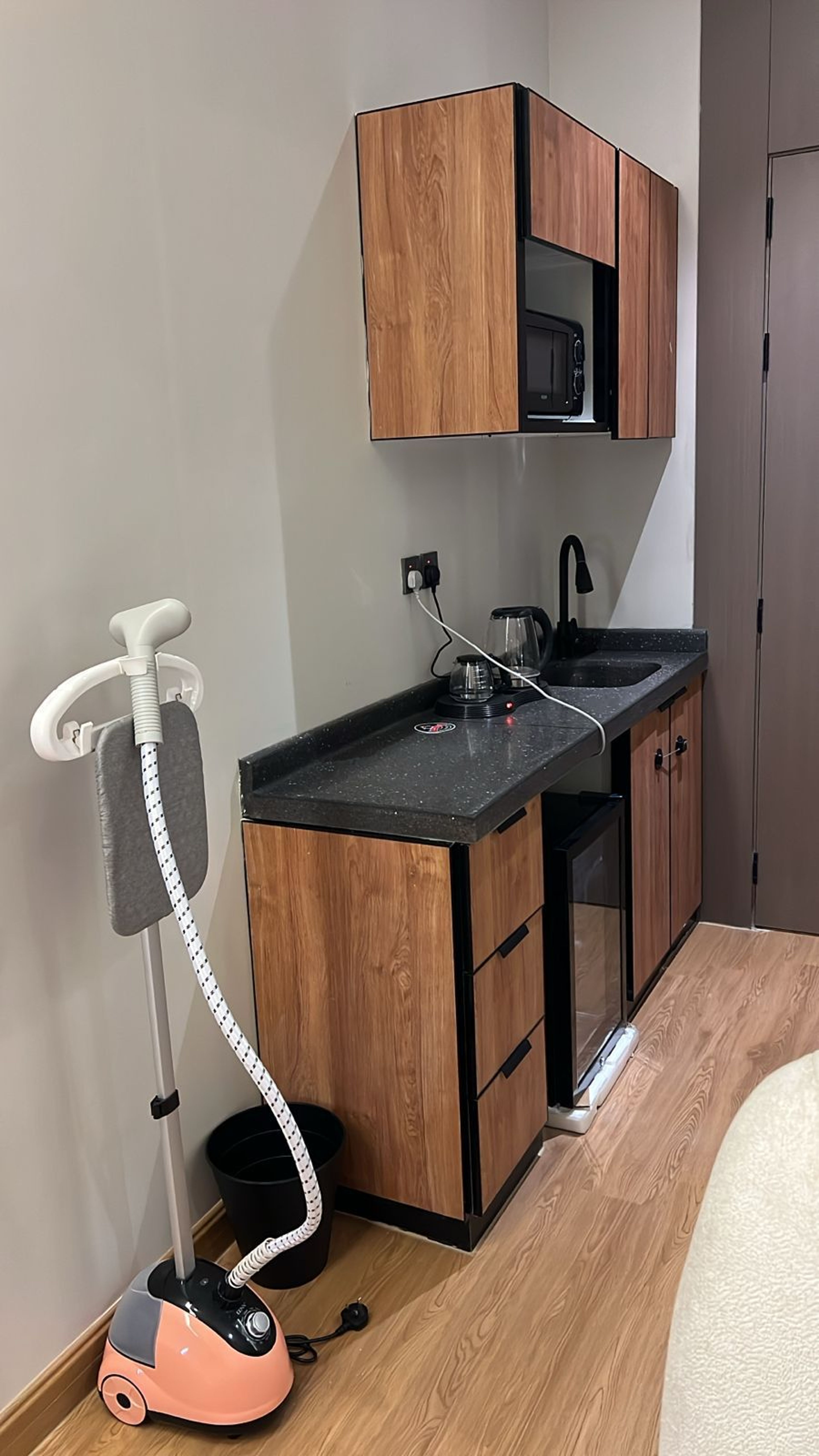 https://img.gathern.co/1400x0/1/VH4wCpPneNGcTGK3yEMXEAghmIHBHW5X.jpeg