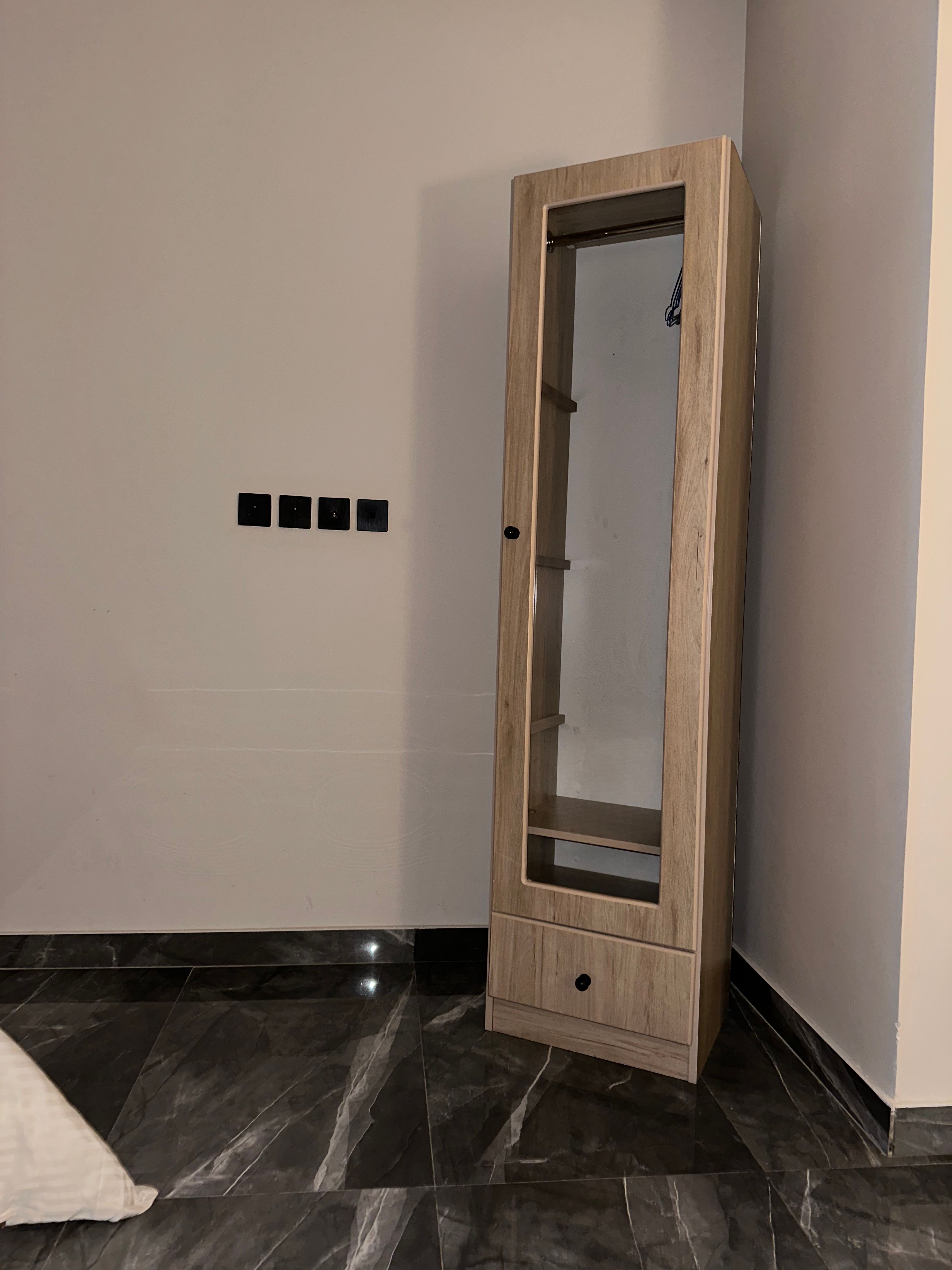 https://img.gathern.co/1400x0/1/VOh8tXrVaP_c4ViFNqtoxmsc25v1RvEI.jpg
