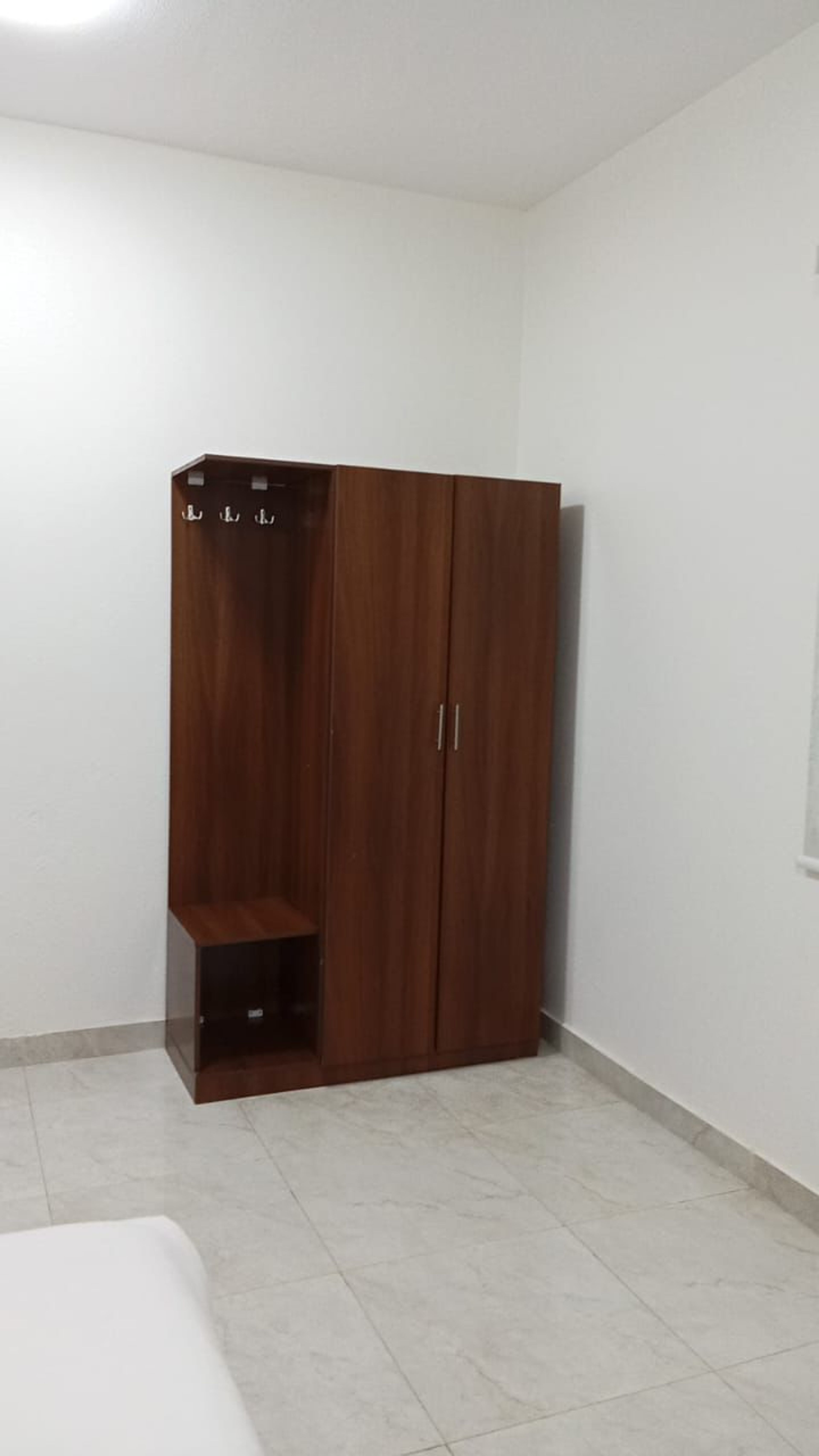 https://img.gathern.co/1400x0/1/VSEEDxKGu5QN7KpufeapTPq_uVQp39RT.jpg