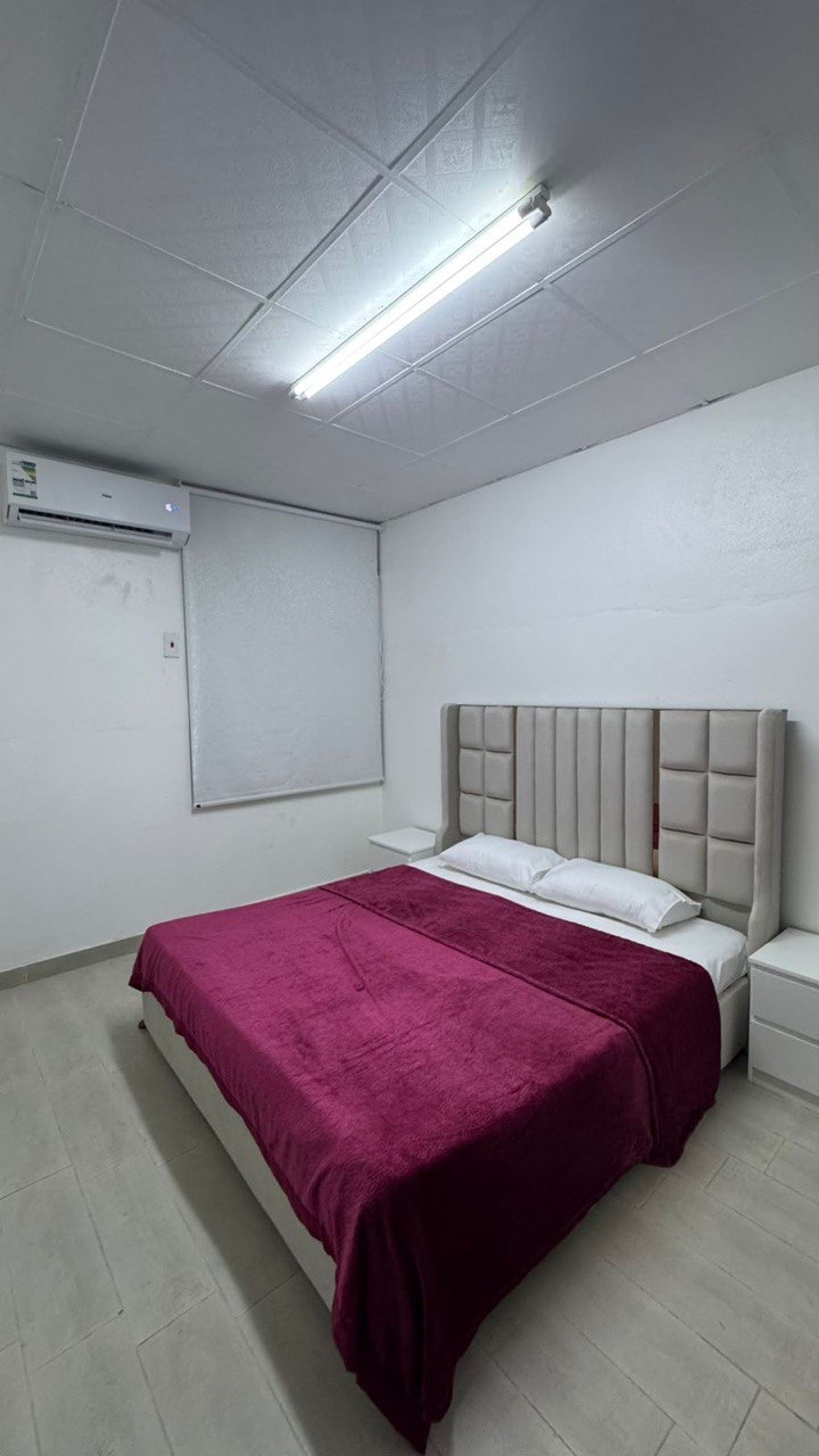https://img.gathern.co/1400x0/1/VUFuJ1v8CjKMNKFtMujs03zhVVuk5k8N.jpeg