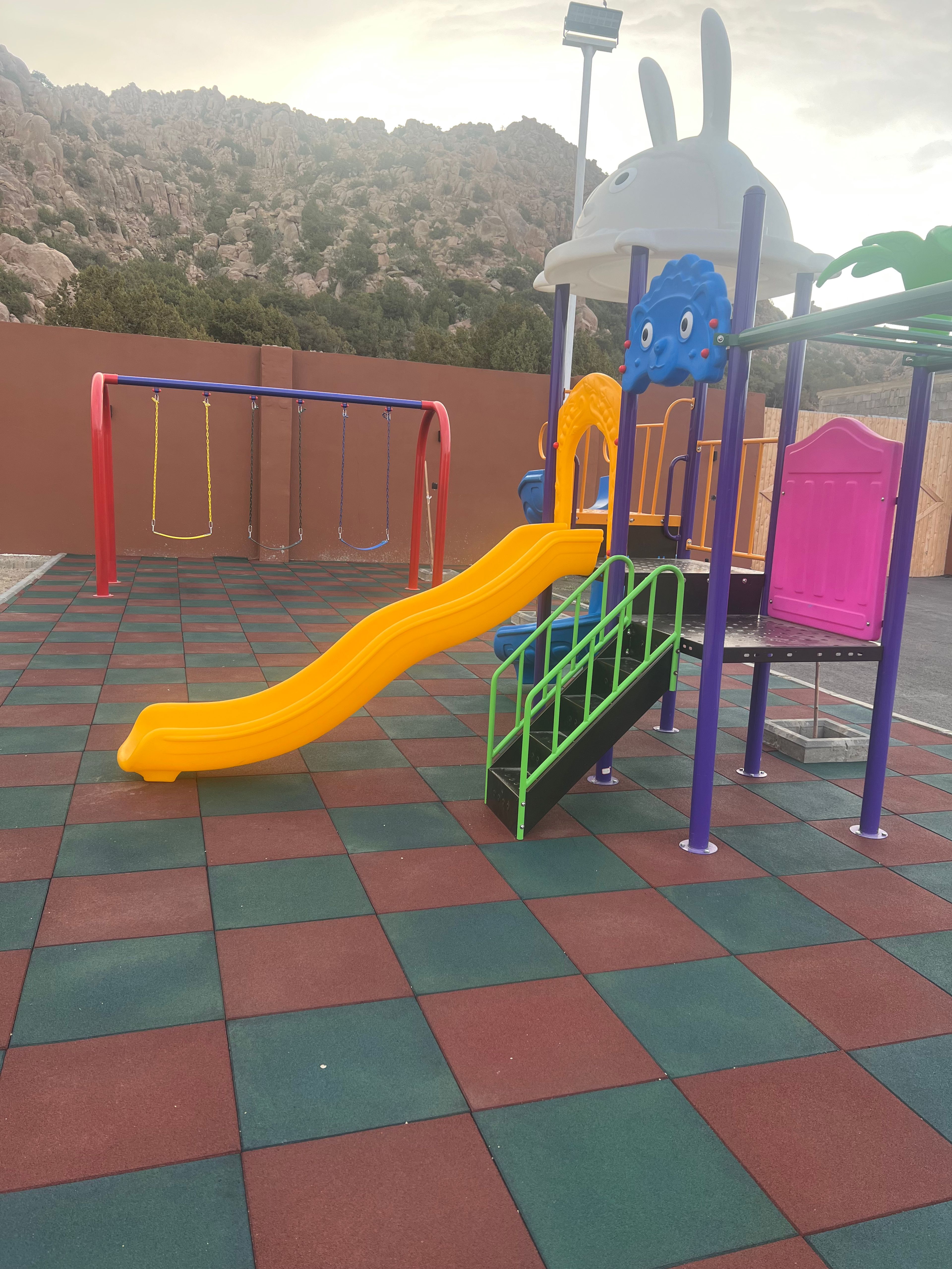 https://img.gathern.co/1400x0/1/VW1zLjlrVfJ_lBQgouiyKSYNvhiNcxZl.jpg