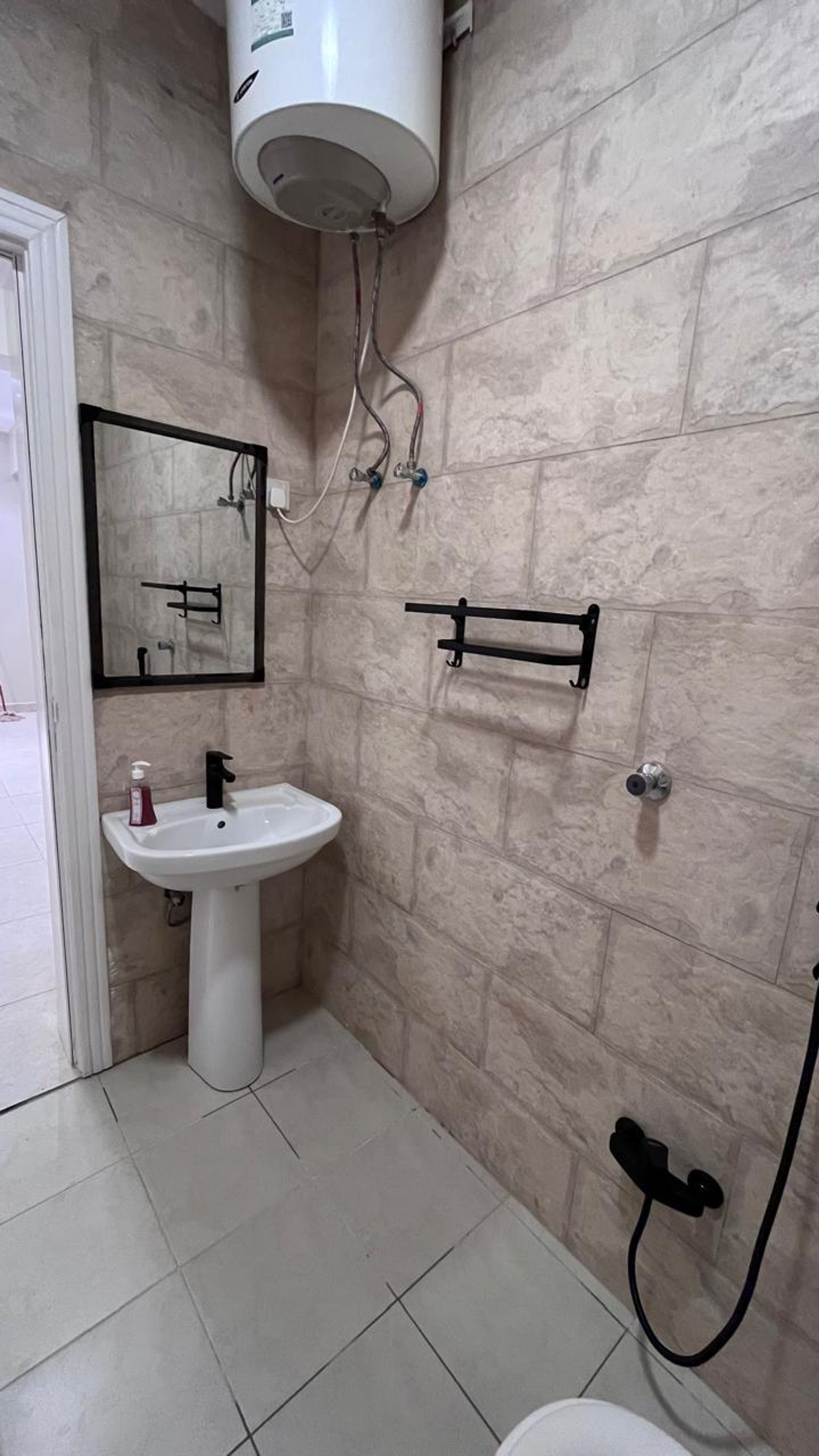 https://img.gathern.co/1400x0/1/Vs_h8M8AM98ojidfB0ow0iGfykNO9tiC.jpg
