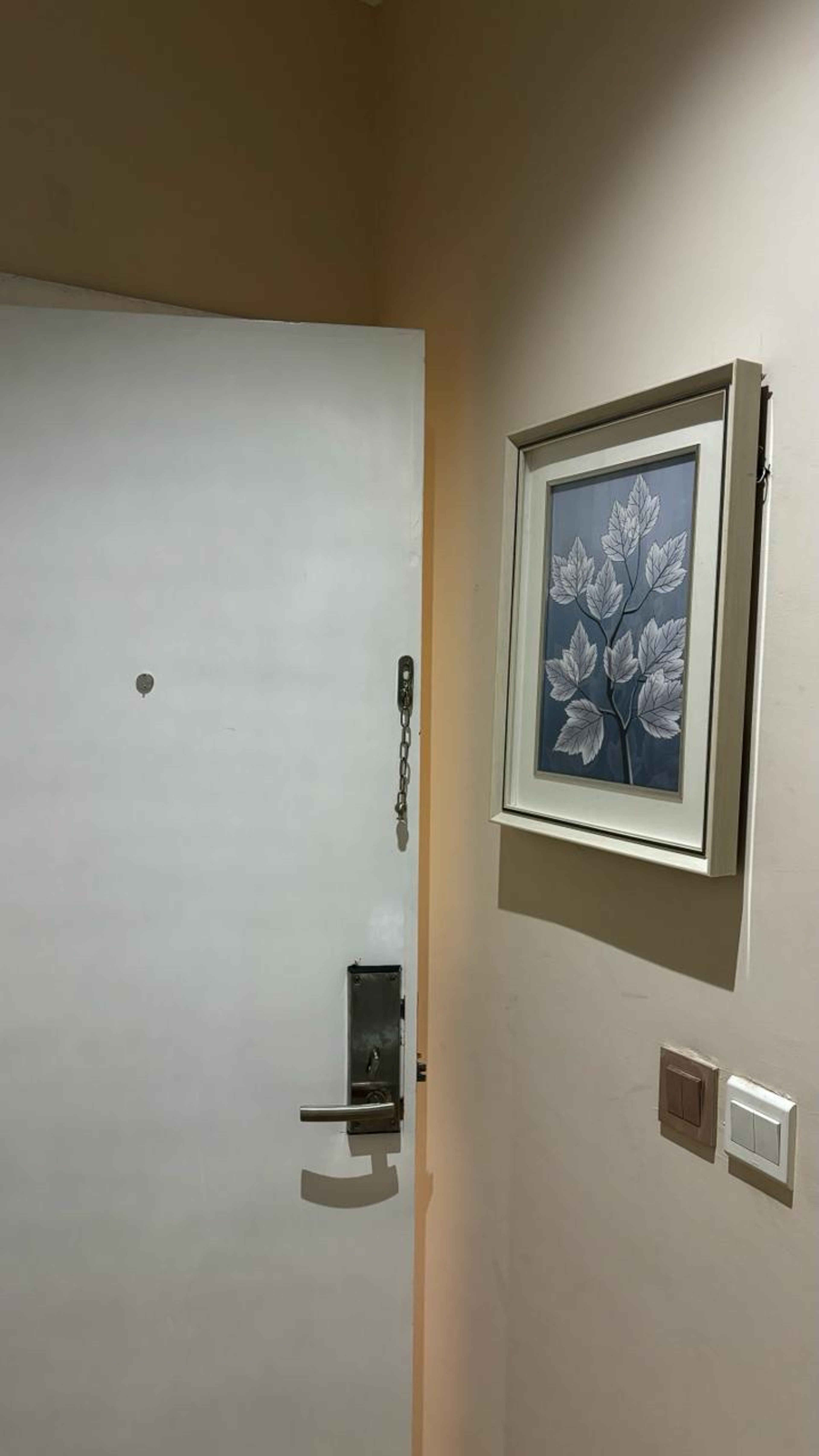 https://img.gathern.co/1400x0/1/VxIlr-je1aKssfBFnciQF7_hOLX_7P82.jpg