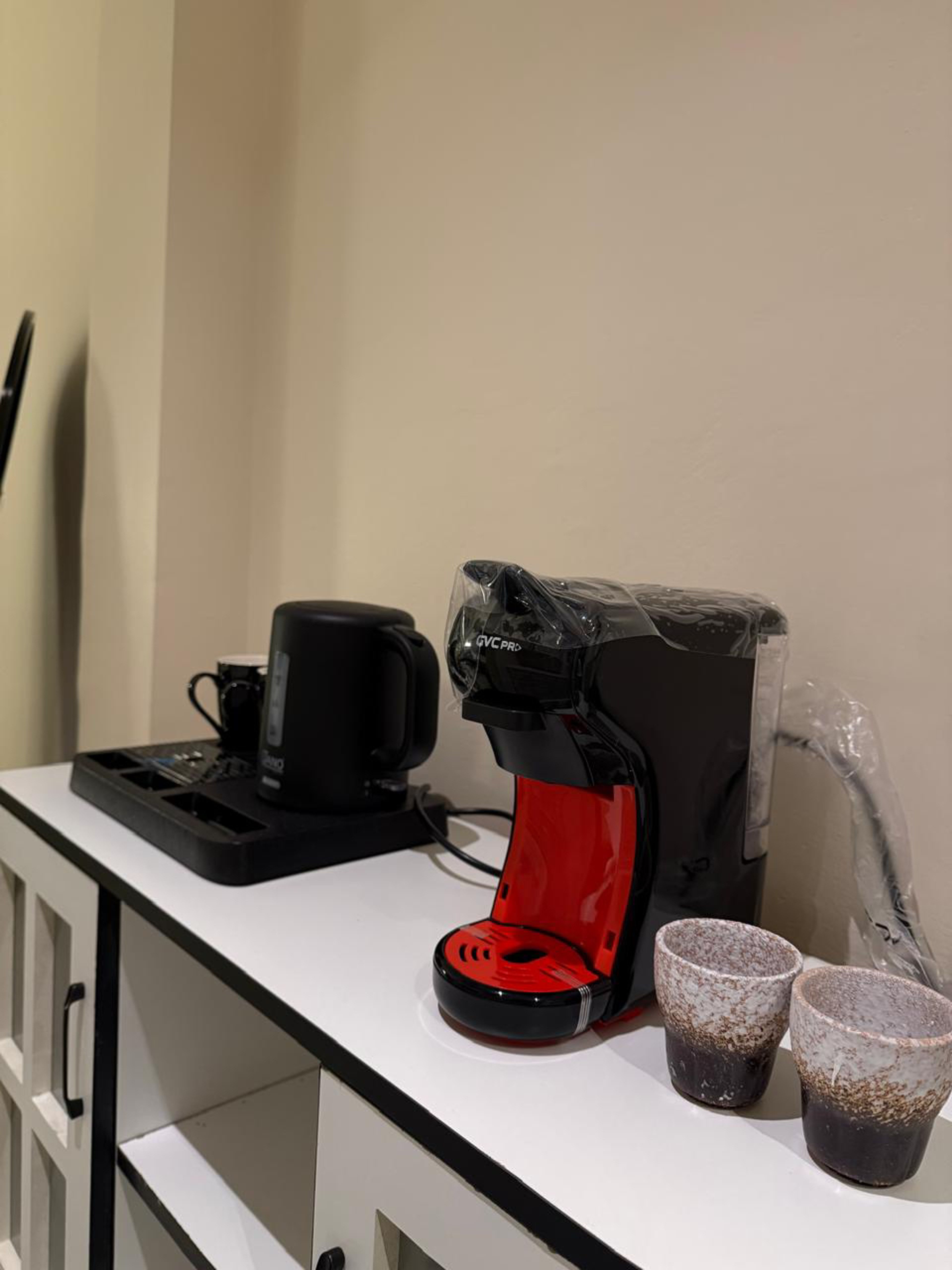 https://img.gathern.co/1400x0/1/W1V66TA9pK3rF8yyzonWsLidK5pINKbA.jpg