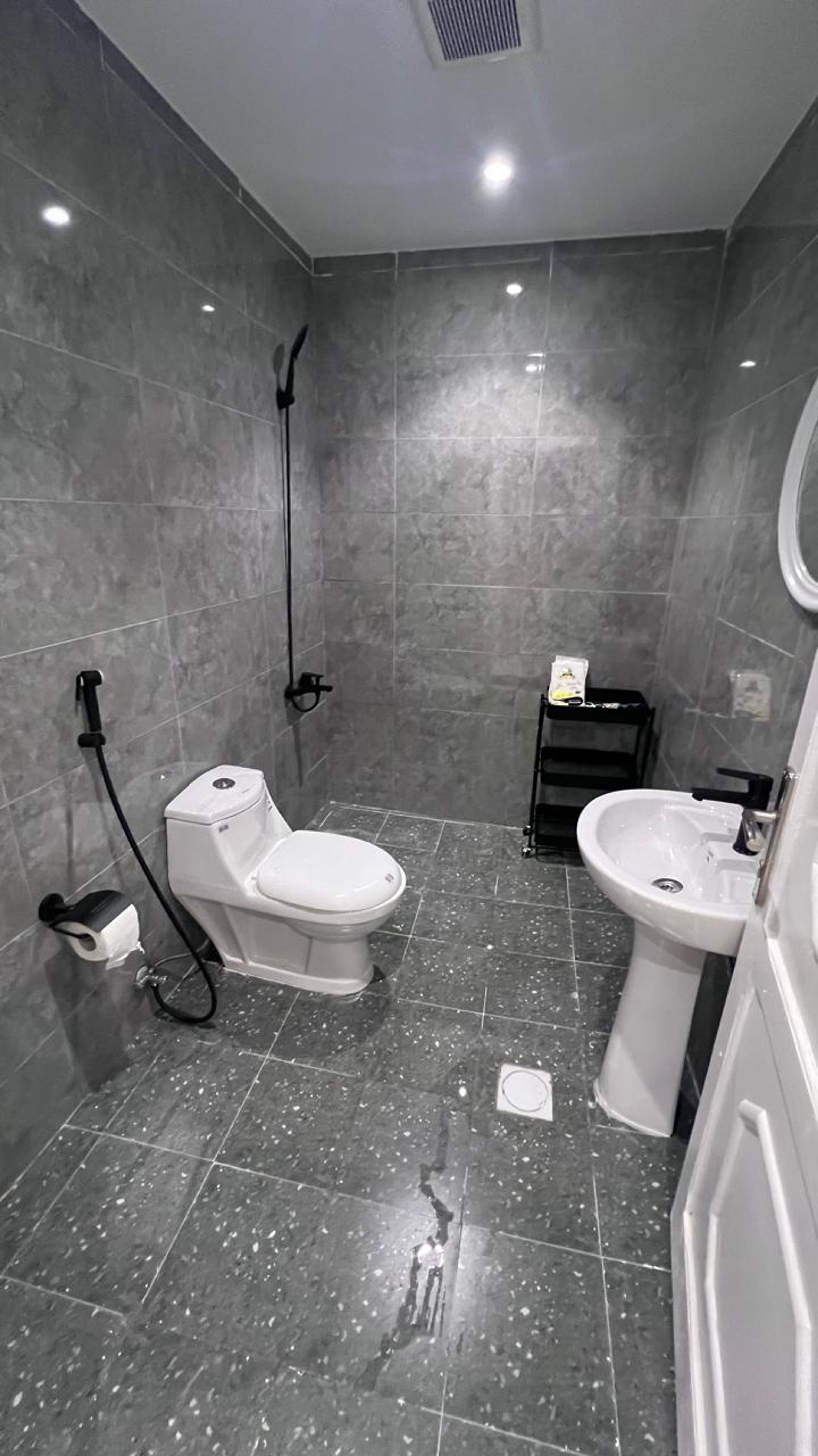https://img.gathern.co/1024x0/1/W2Gbfd6bsaFD9xrEe4w2AQ6wmIDuQ8Iy.jpg