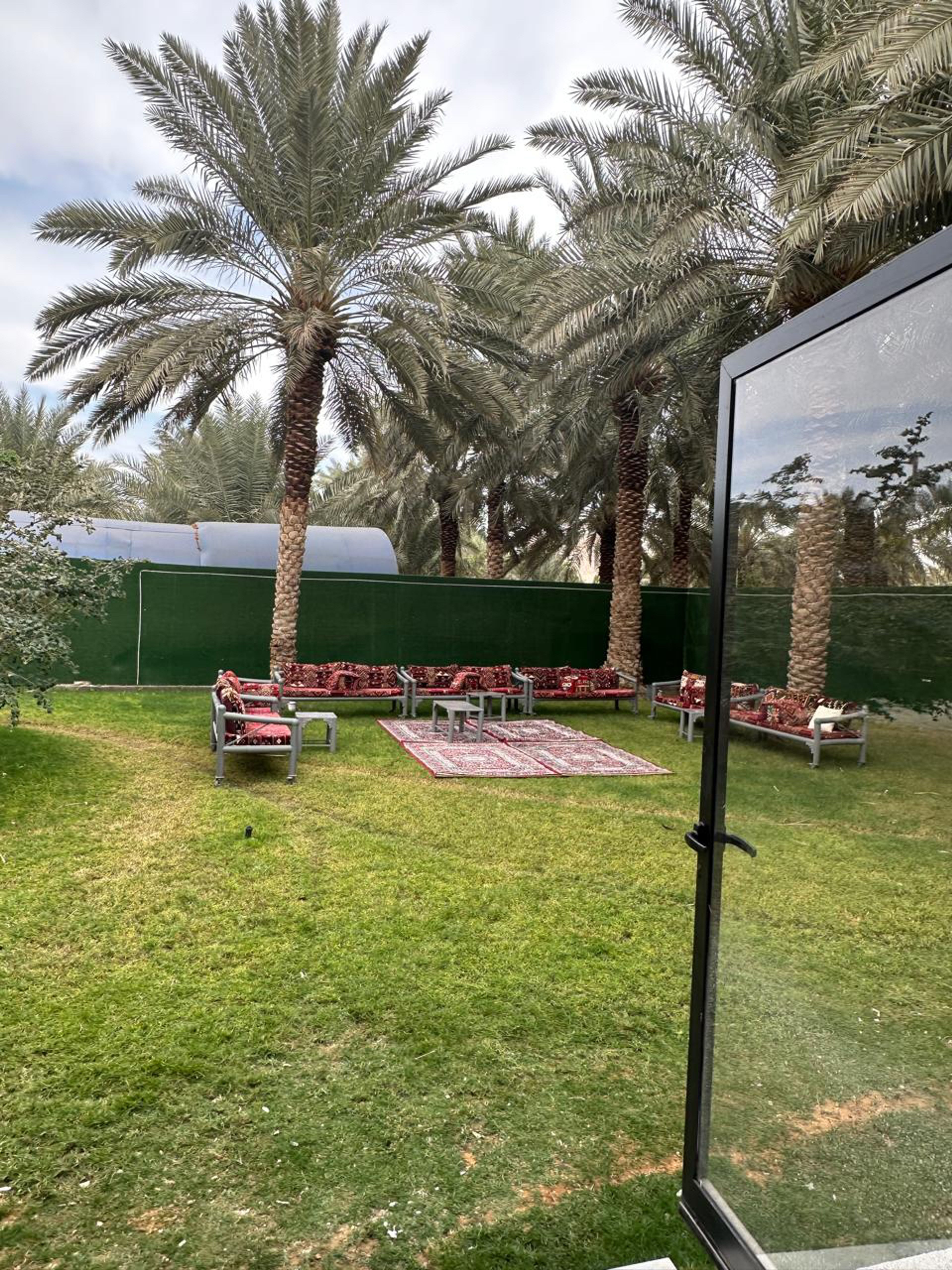 https://img.gathern.co/1024x0/1/W525qNb2mwhwAJuppVkpeKHX7rzfpxMD.jpg