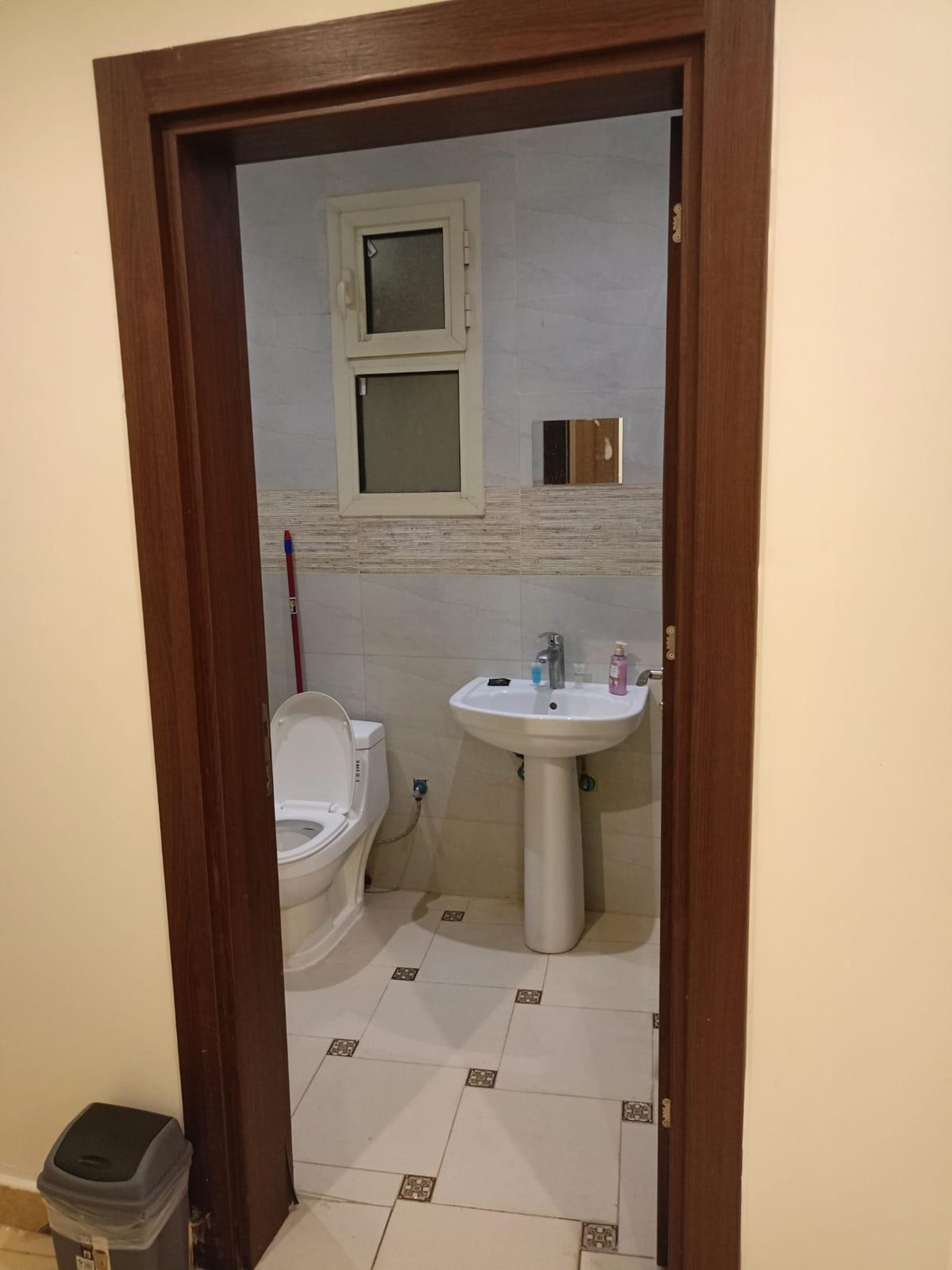 https://img.gathern.co/1024x0/1/W86CYb-gUBocvghlct5JEXdus6TqfqQe.jpeg