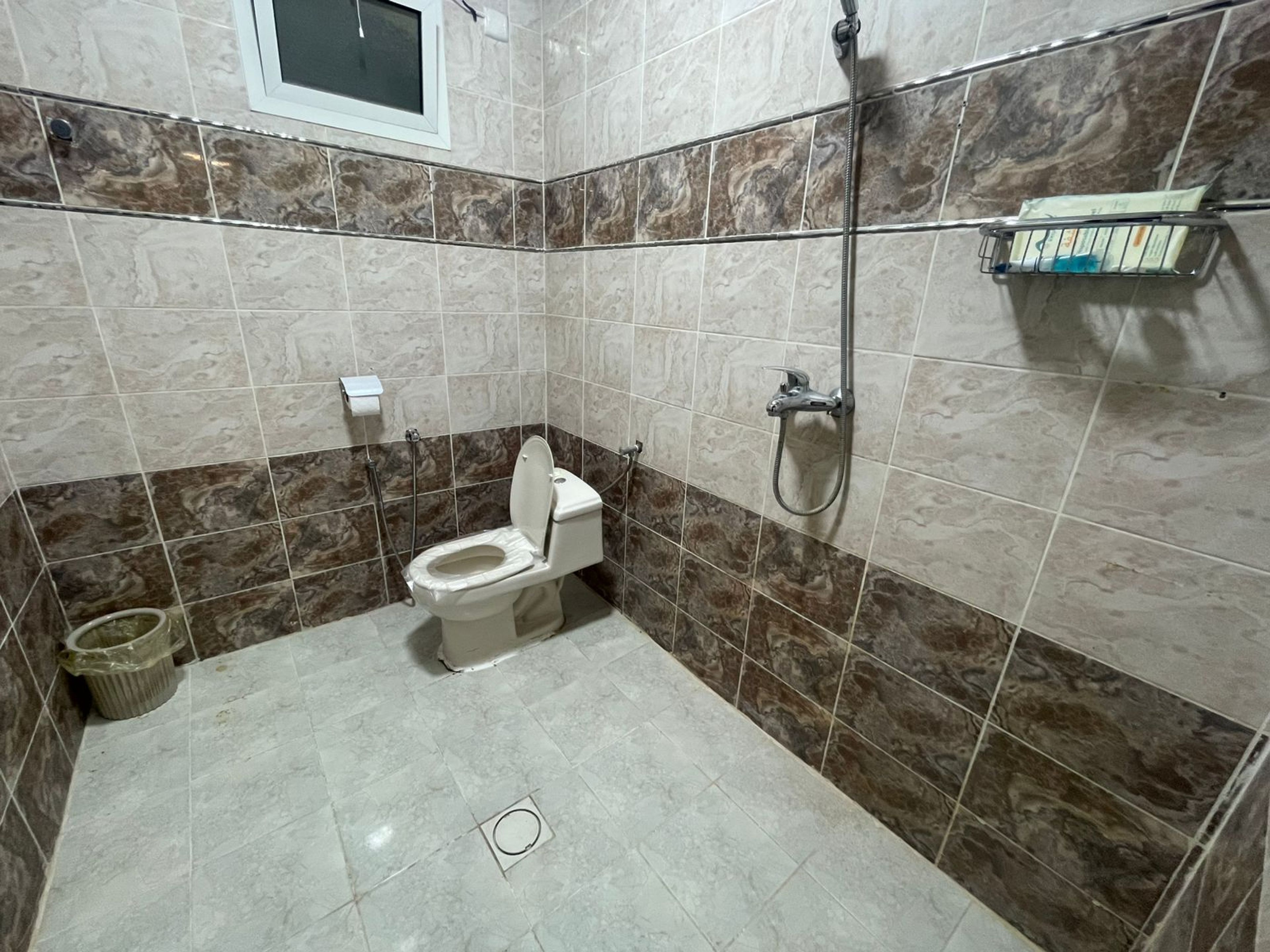 https://img.gathern.co/1400x0/1/WOYJYLtcuvvE2Dvl28lHeK8e1QSxsUCo.jpeg