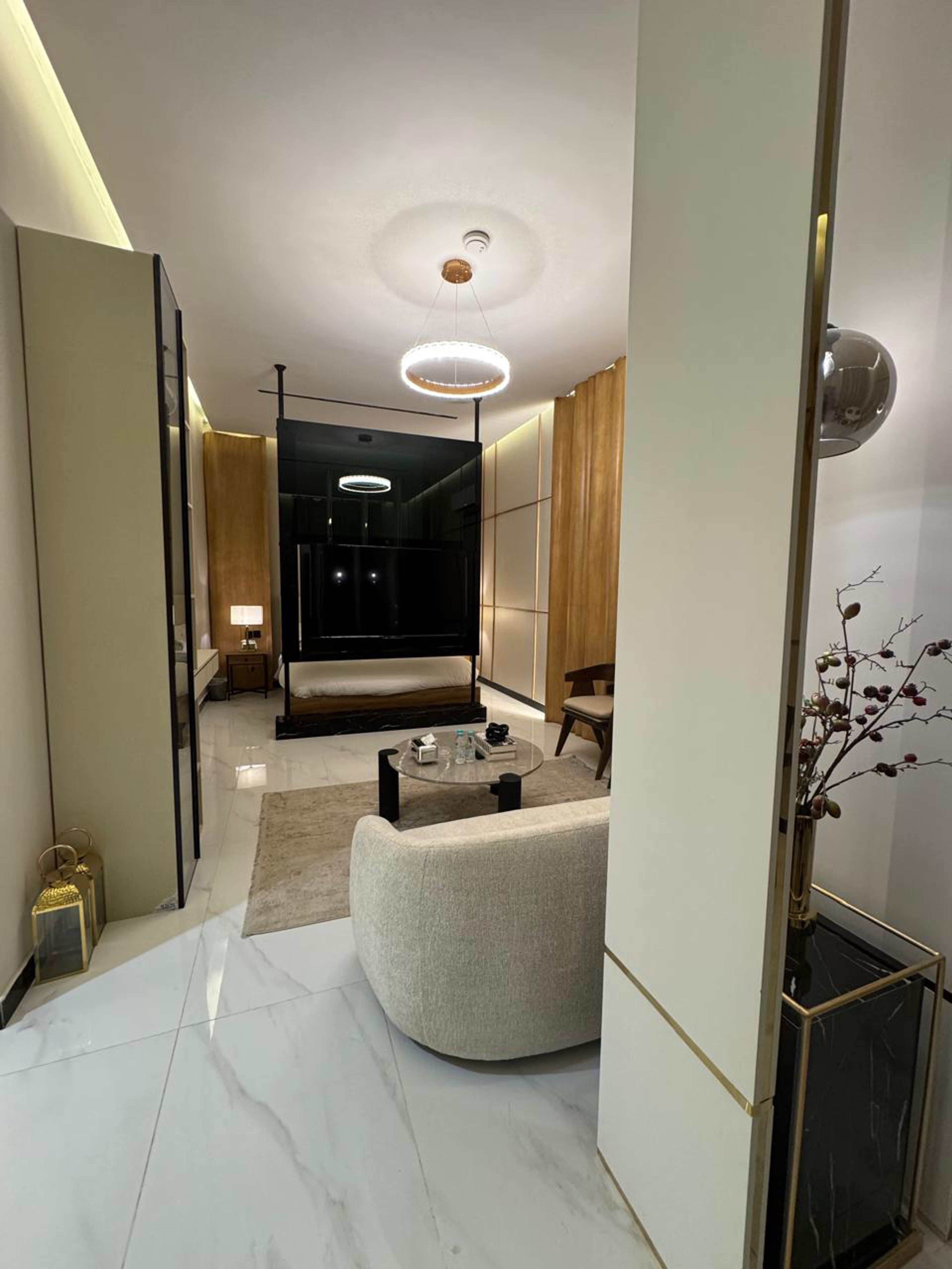 https://img.gathern.co/1400x0/1/WQz4m6qe-9gvIVa7le5973dAhztcquzR.jpg