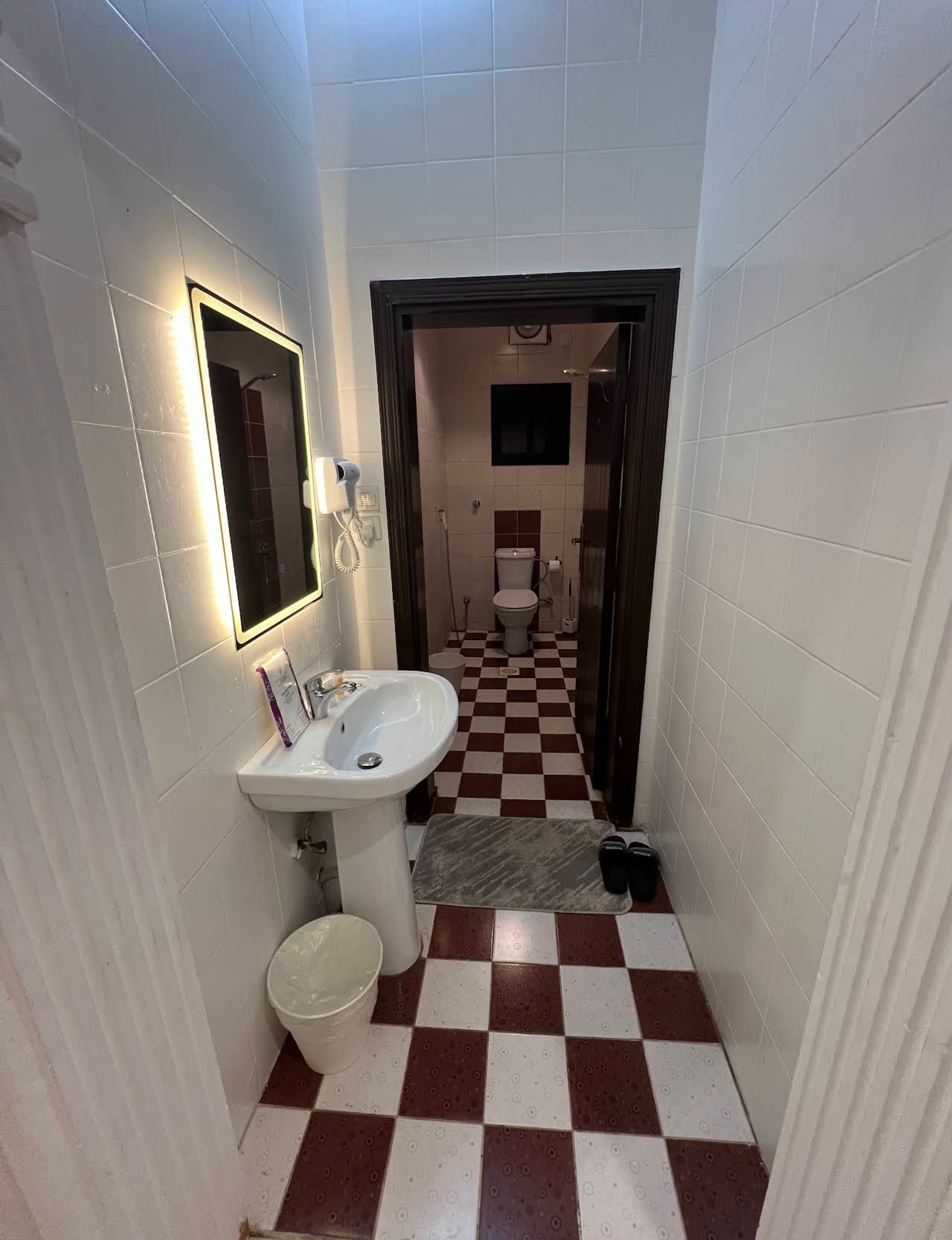 https://img.gathern.co/1400x0/1/WZNoClrxr35kMLyrESFDzv6SdkBIVcgL.jpg