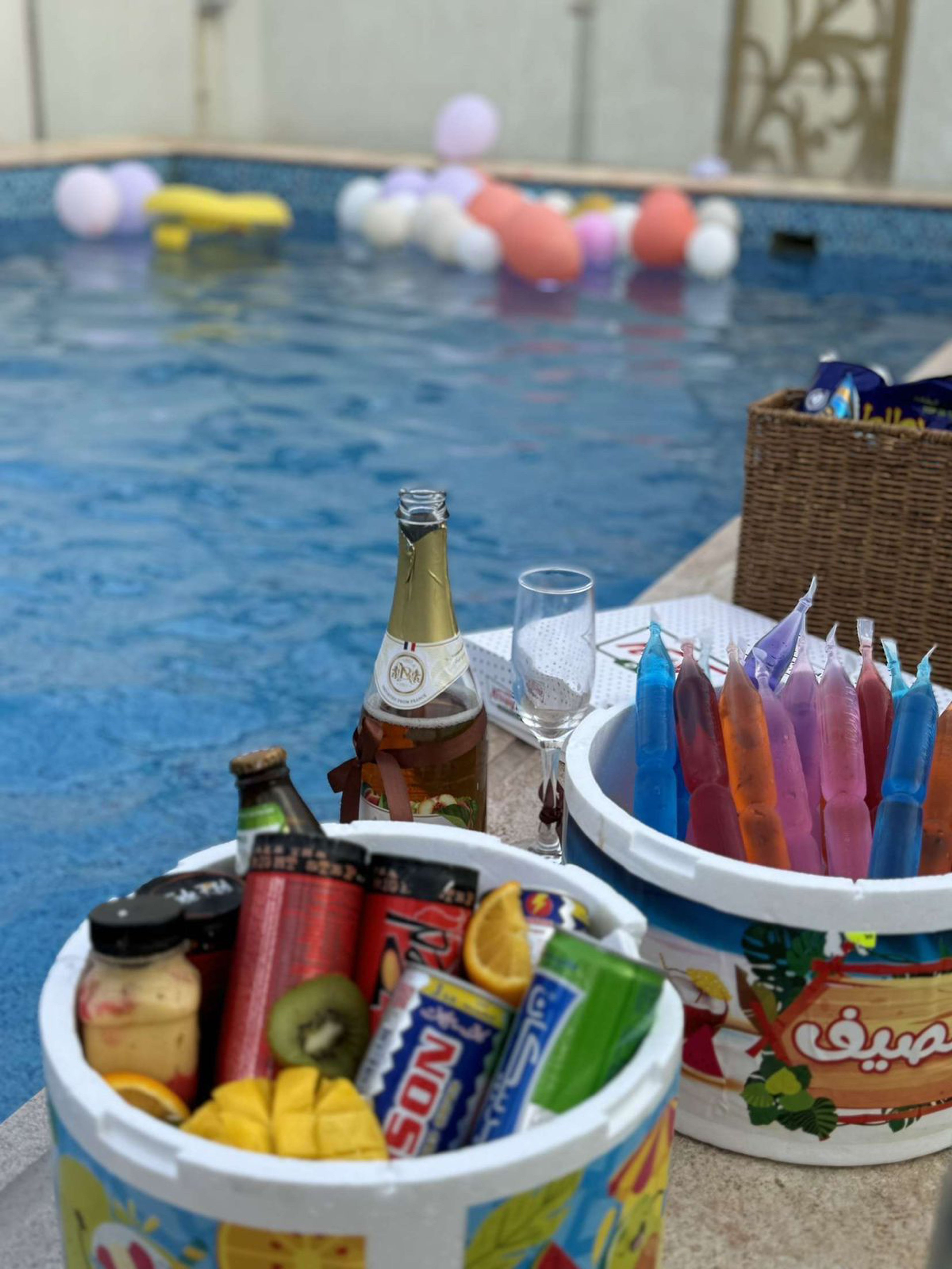 https://img.gathern.co/1400x0/1/Wf4xrCwqFoUca7CRsNcj49Ev4avsN_2c.jpg