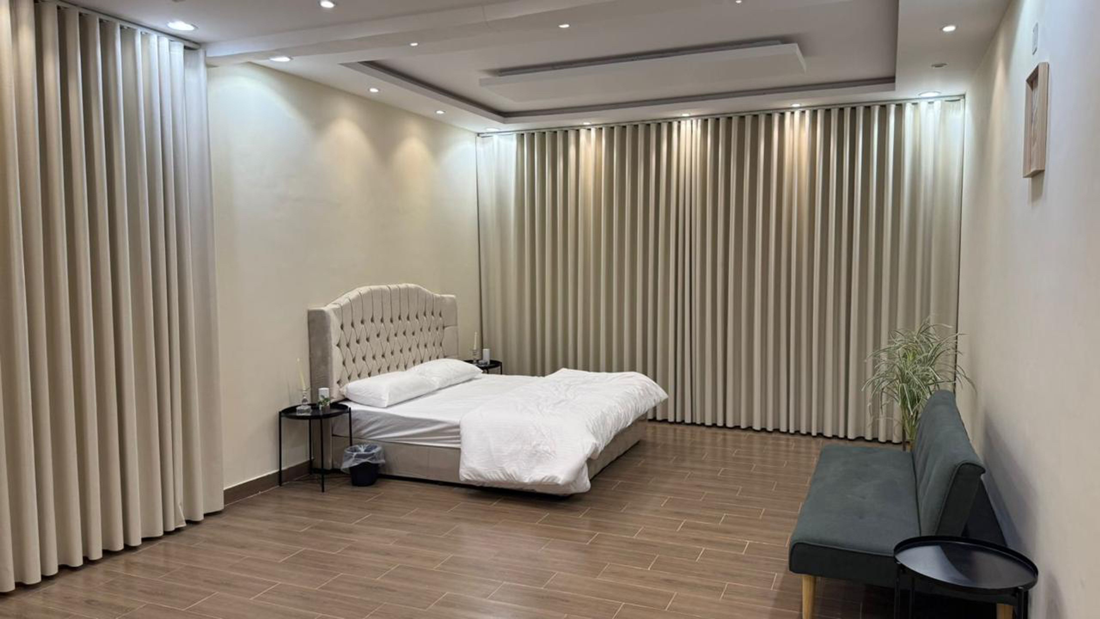 https://img.gathern.co/1400x0/1/WuW37syfEWlAk2f3hIvO3gwgYcsTcWDE.jpg