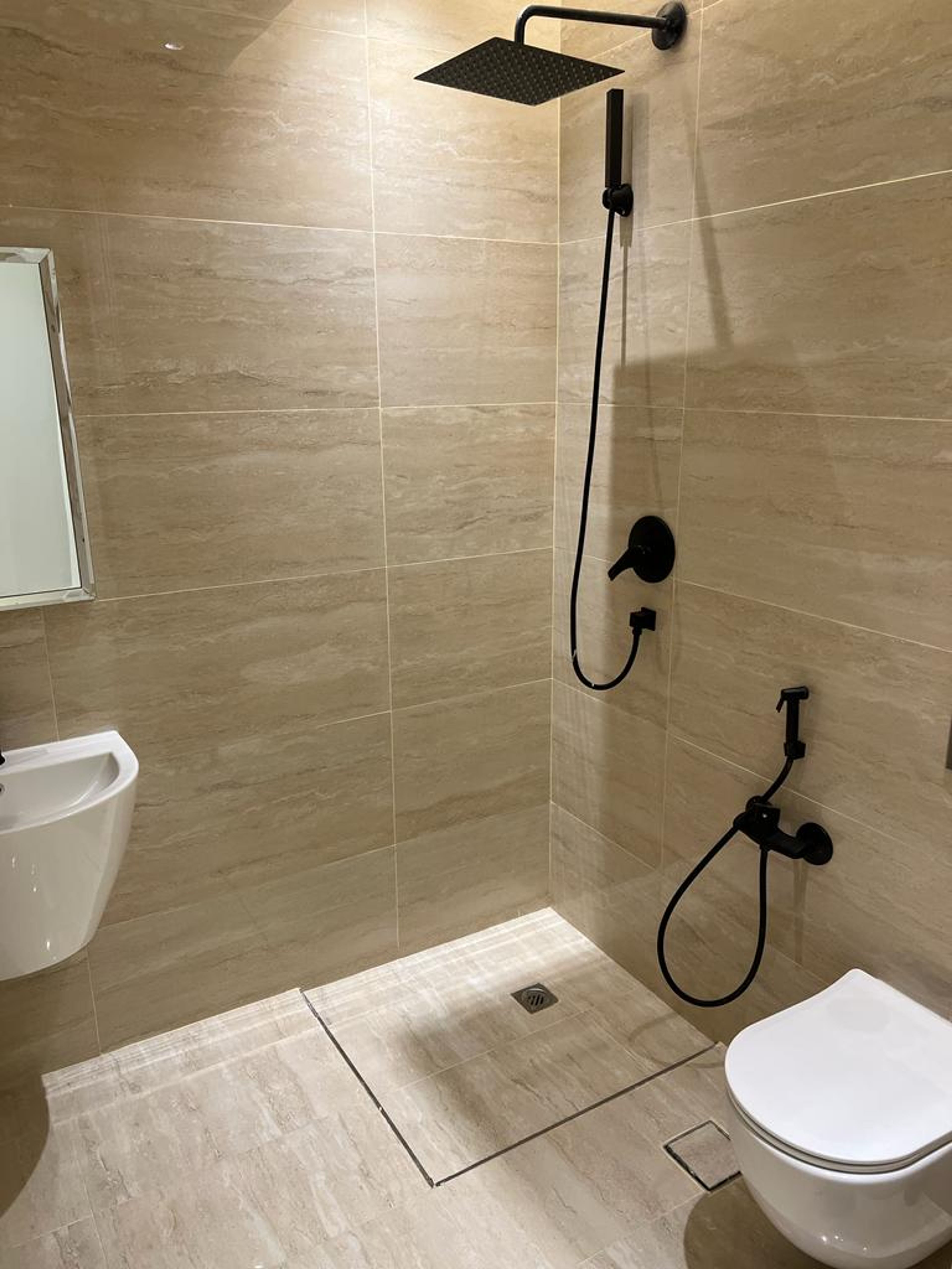 https://img.gathern.co/1024x0/1/X6BjIQUAJarr4aN-OMx0SxHXRRCm0geT.jpeg