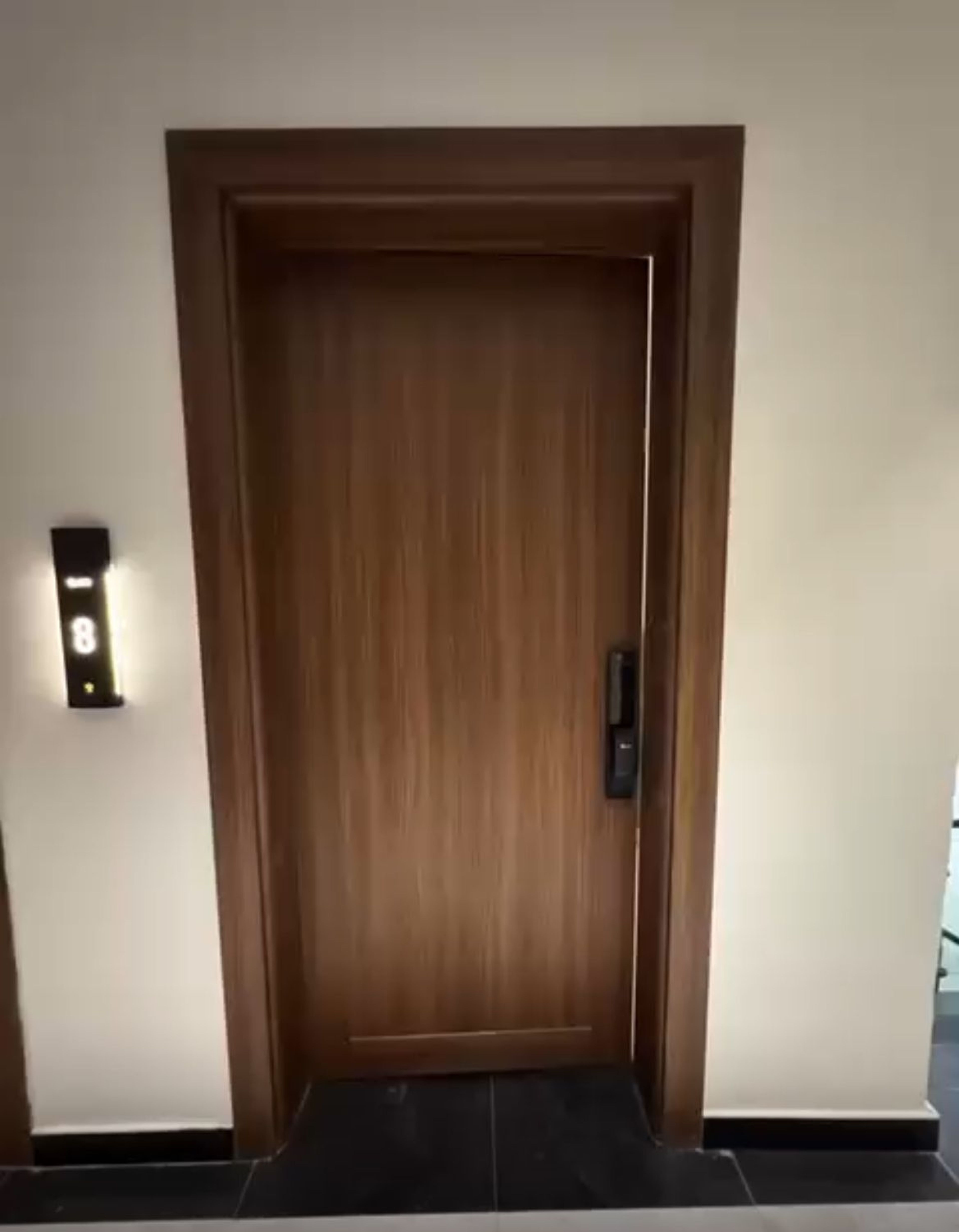 https://img.gathern.co/1400x0/1/XCV31R5nmitPbHnsCgi4cvq1B2lj5lBa.jpeg