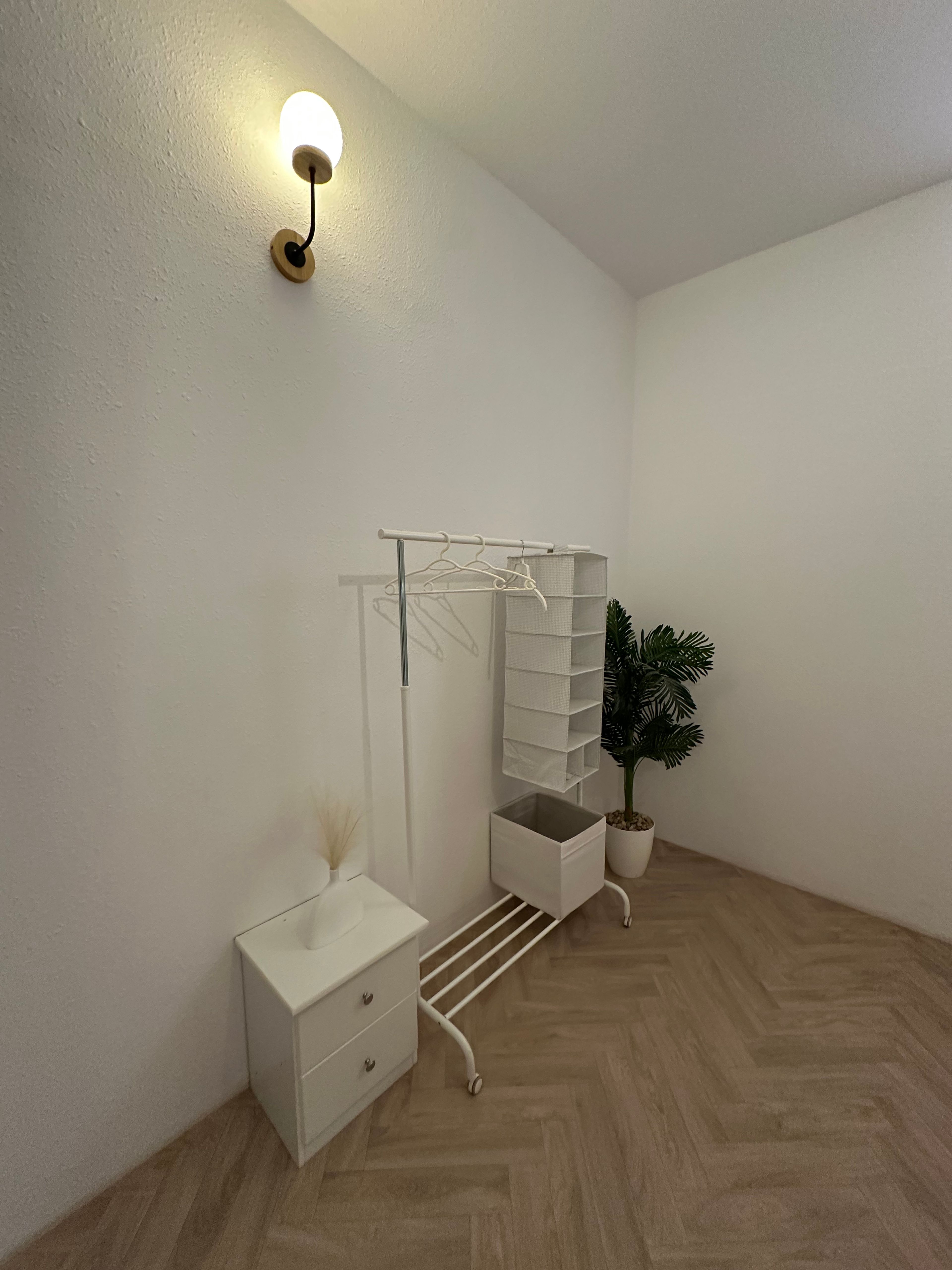 https://img.gathern.co/1024x0/1/XherGP59u3NsLL7Cpw4pDuYz2IPgzbhb.jpg