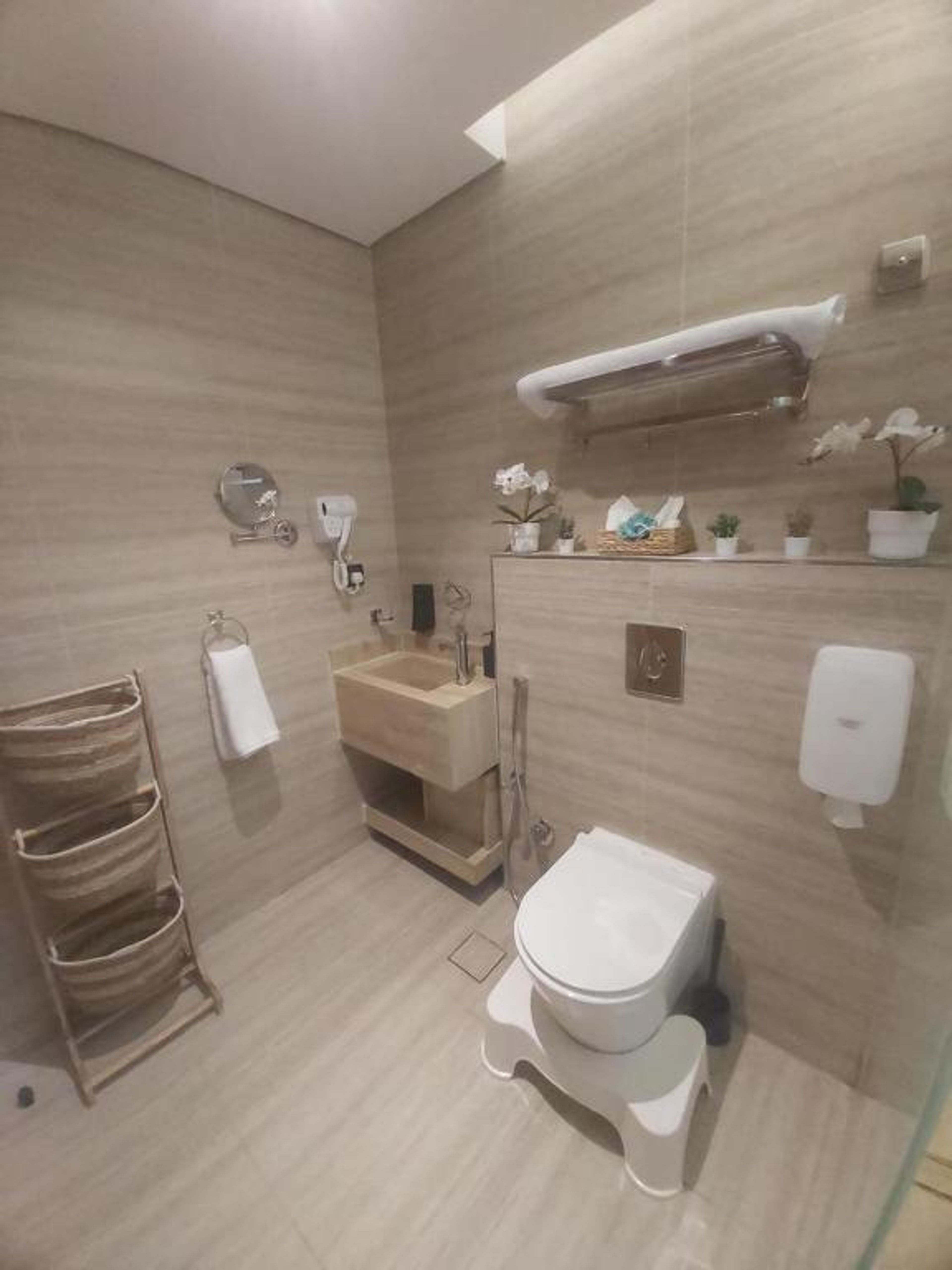 https://img.gathern.co/1400x0/1/Y8YWVWz83gf0yfECyGY3PXMOZyQi0A0T.jpg