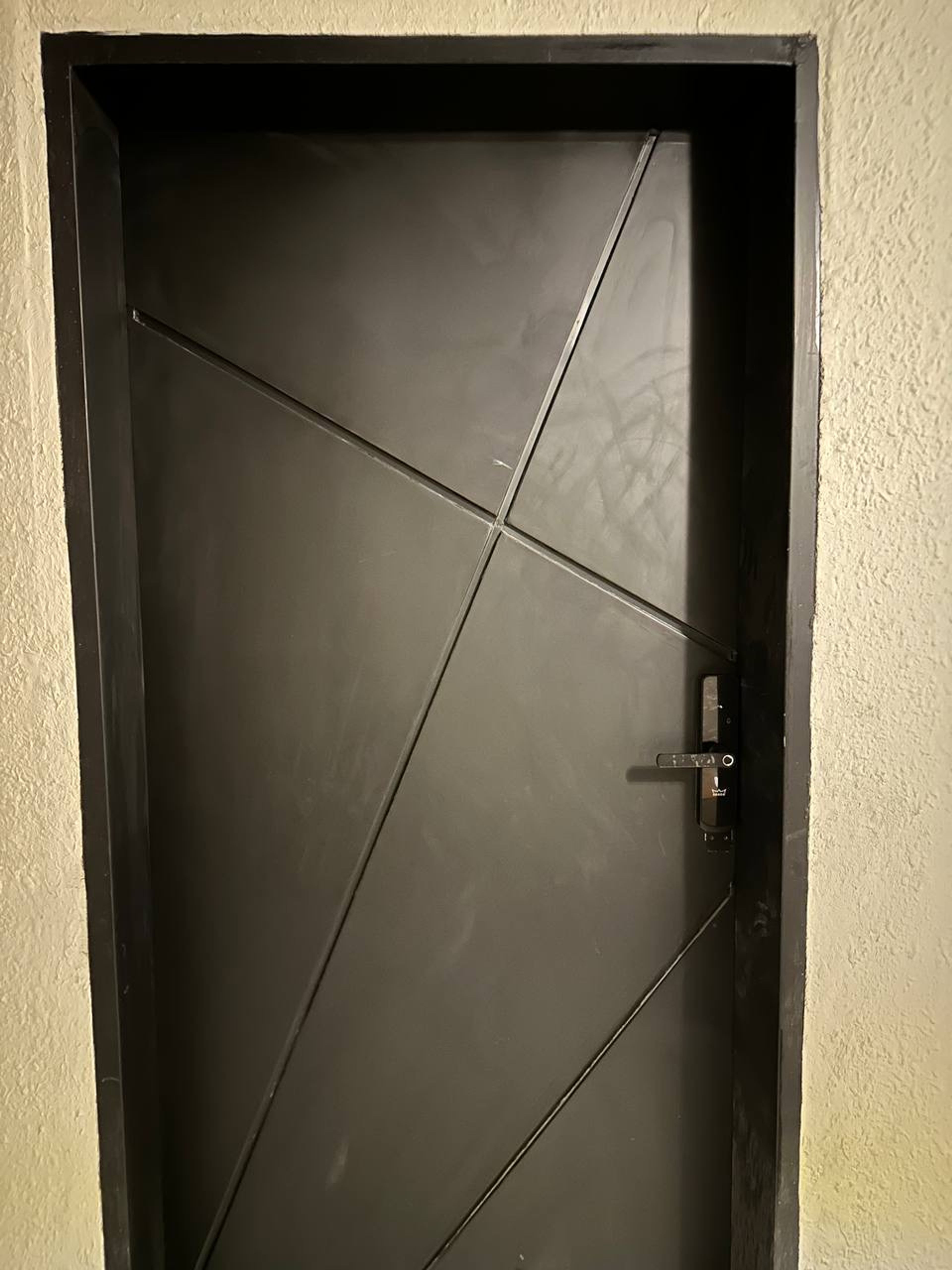 https://img.gathern.co/1024x0/1/YIdlN2FNgDe9Bny1_BwGdhGZ_YaCC8SW.jpeg