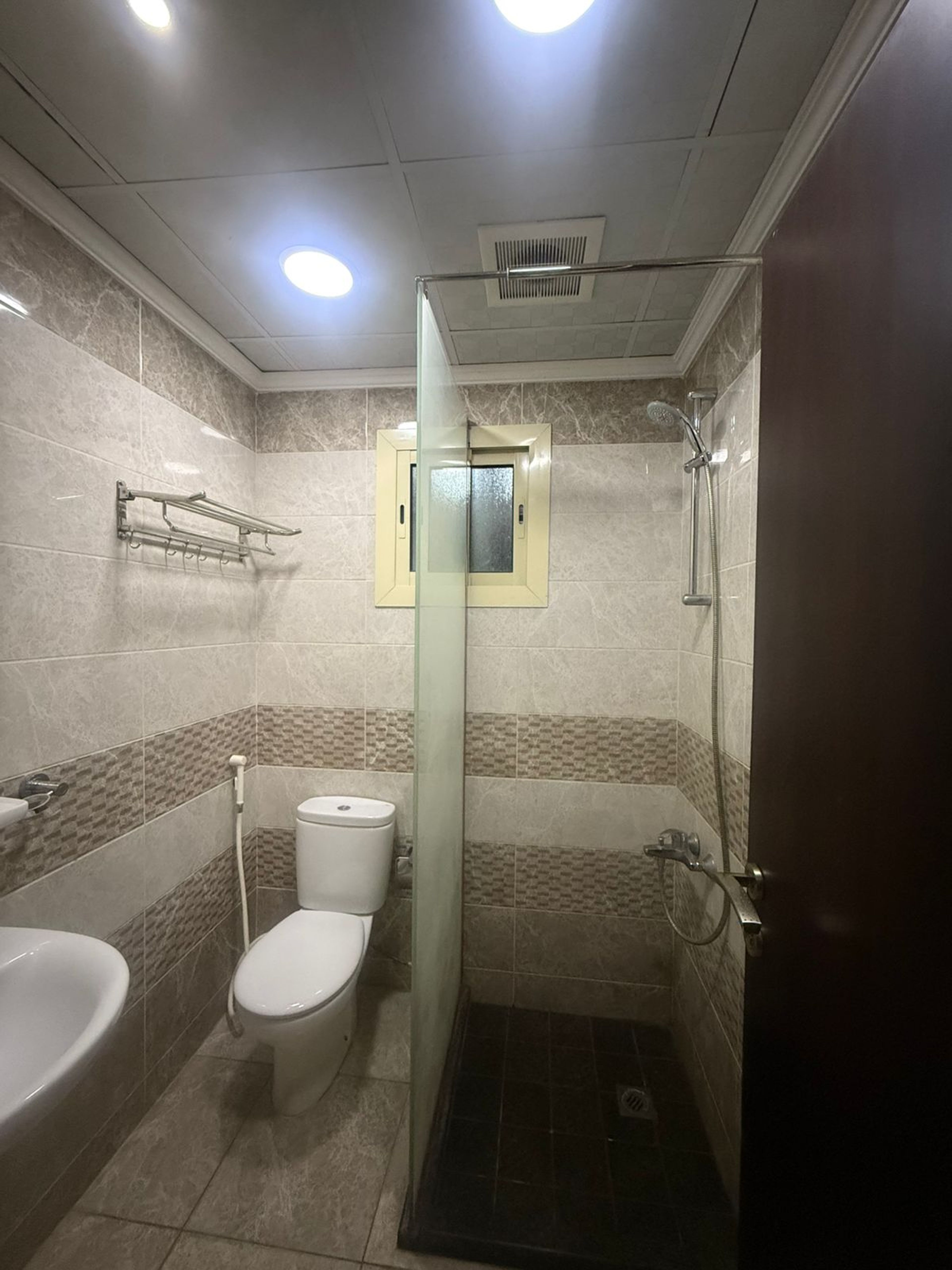 https://img.gathern.co/1400x0/1/YUyoUrkVjjIm83ao6KJGTG7tHLIQxnEy.jpg